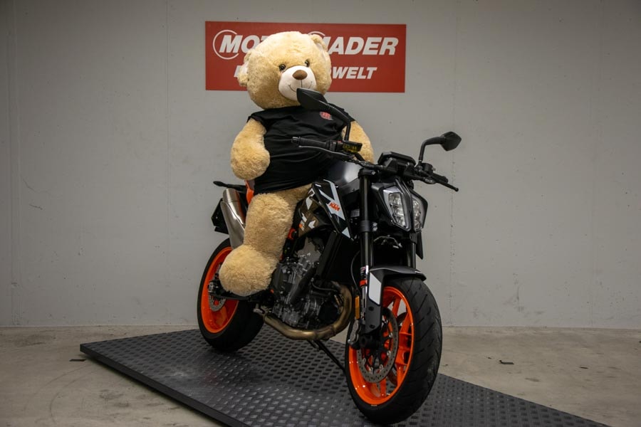 KTM 890 Duke GP