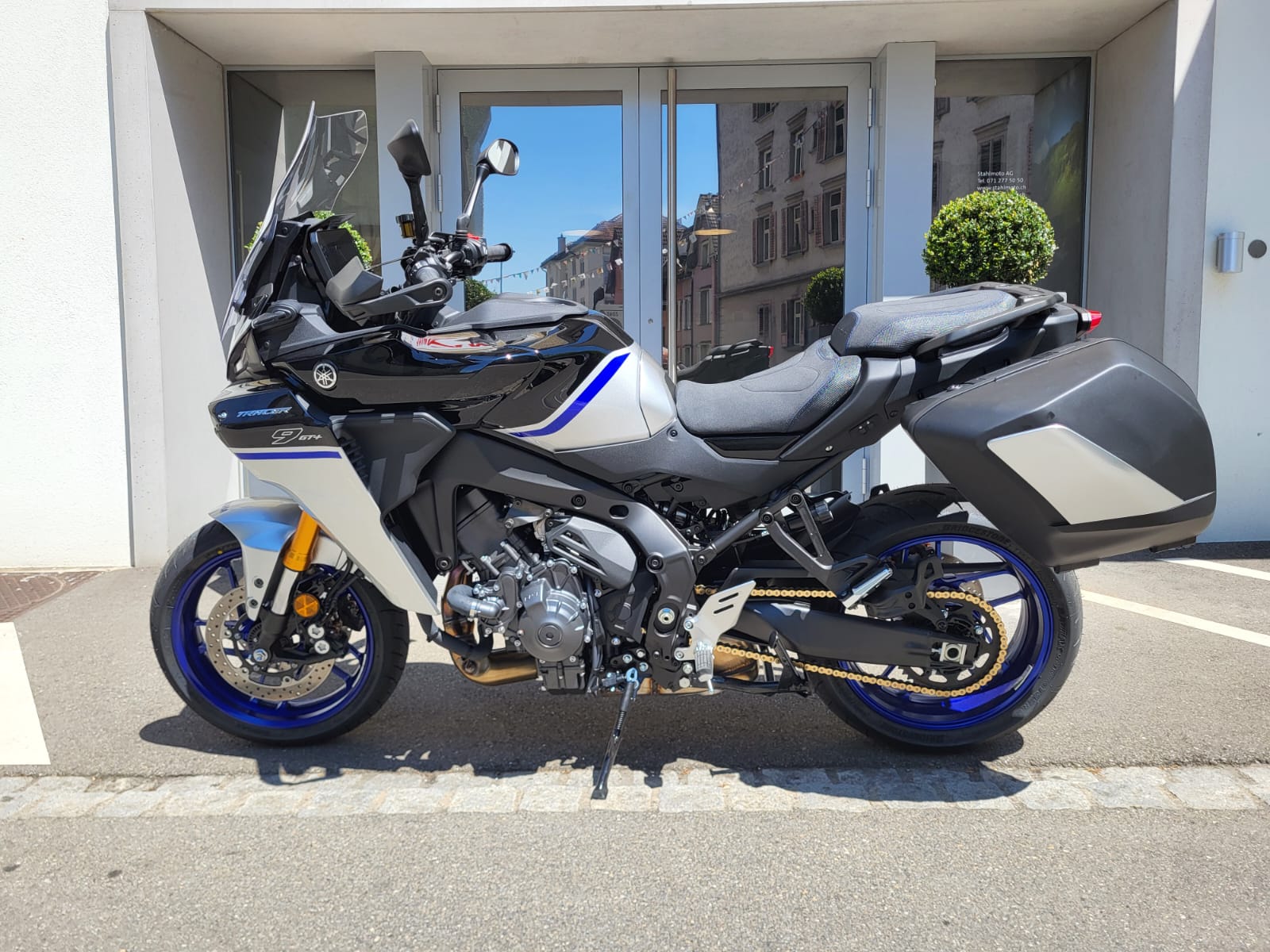 YAMAHA Tracer 9 GT+ Y-AMT-showroom-element-1