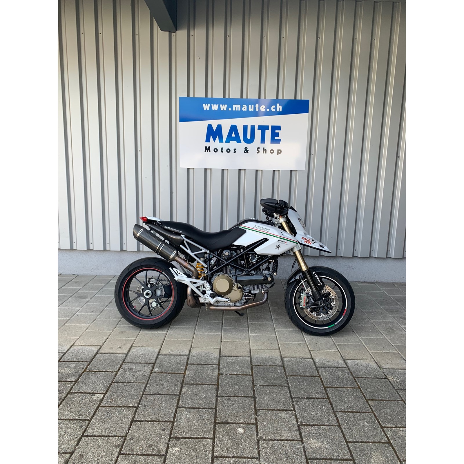 DUCATI Hypermotard 1100 Evo-image-0