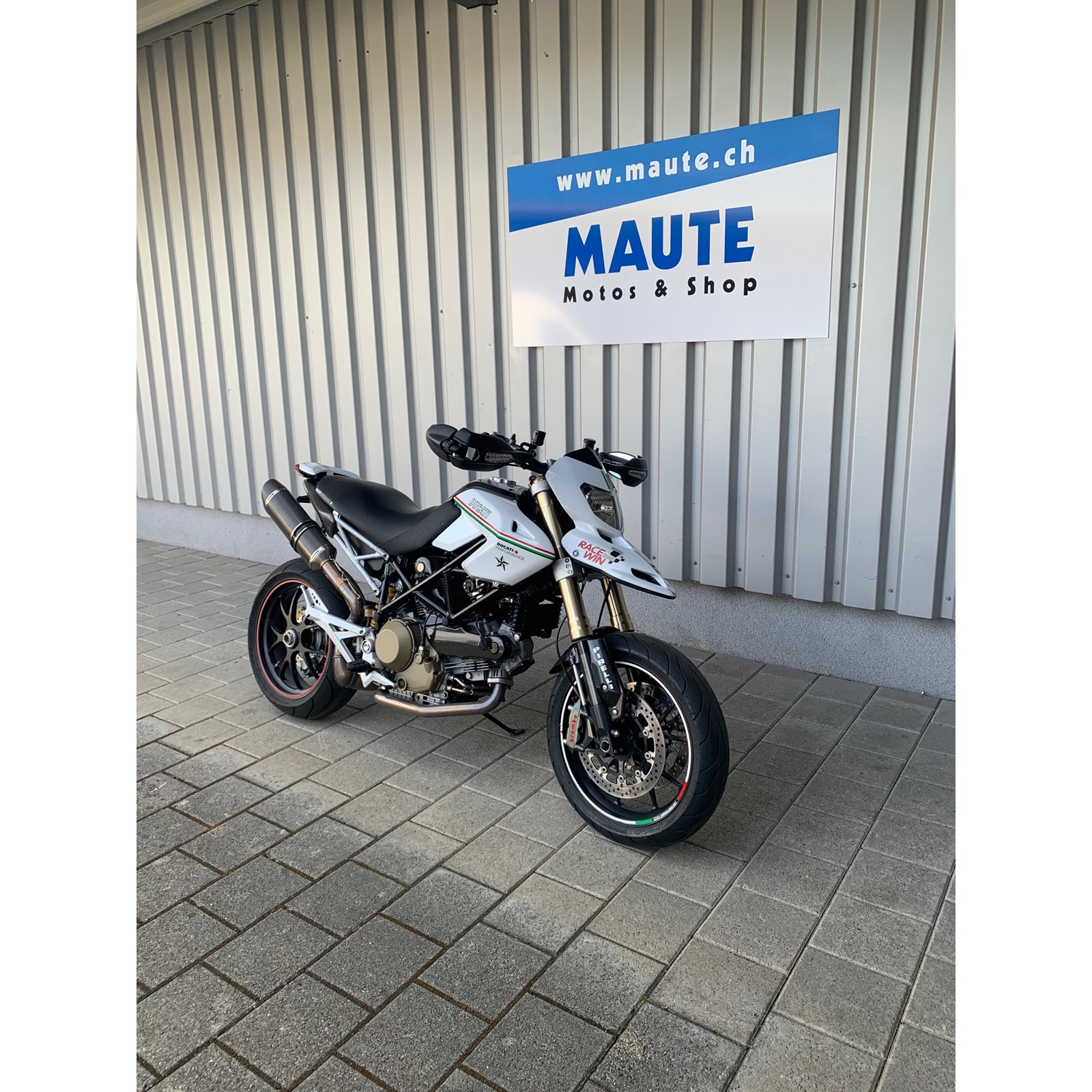 DUCATI Hypermotard 1100 Evo-showroom-element-1