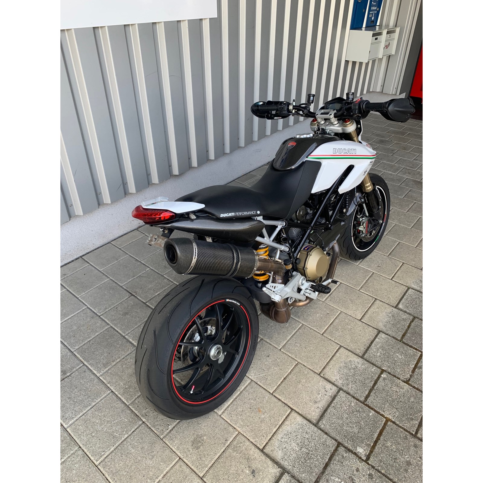 DUCATI Hypermotard 1100 Evo-image-5