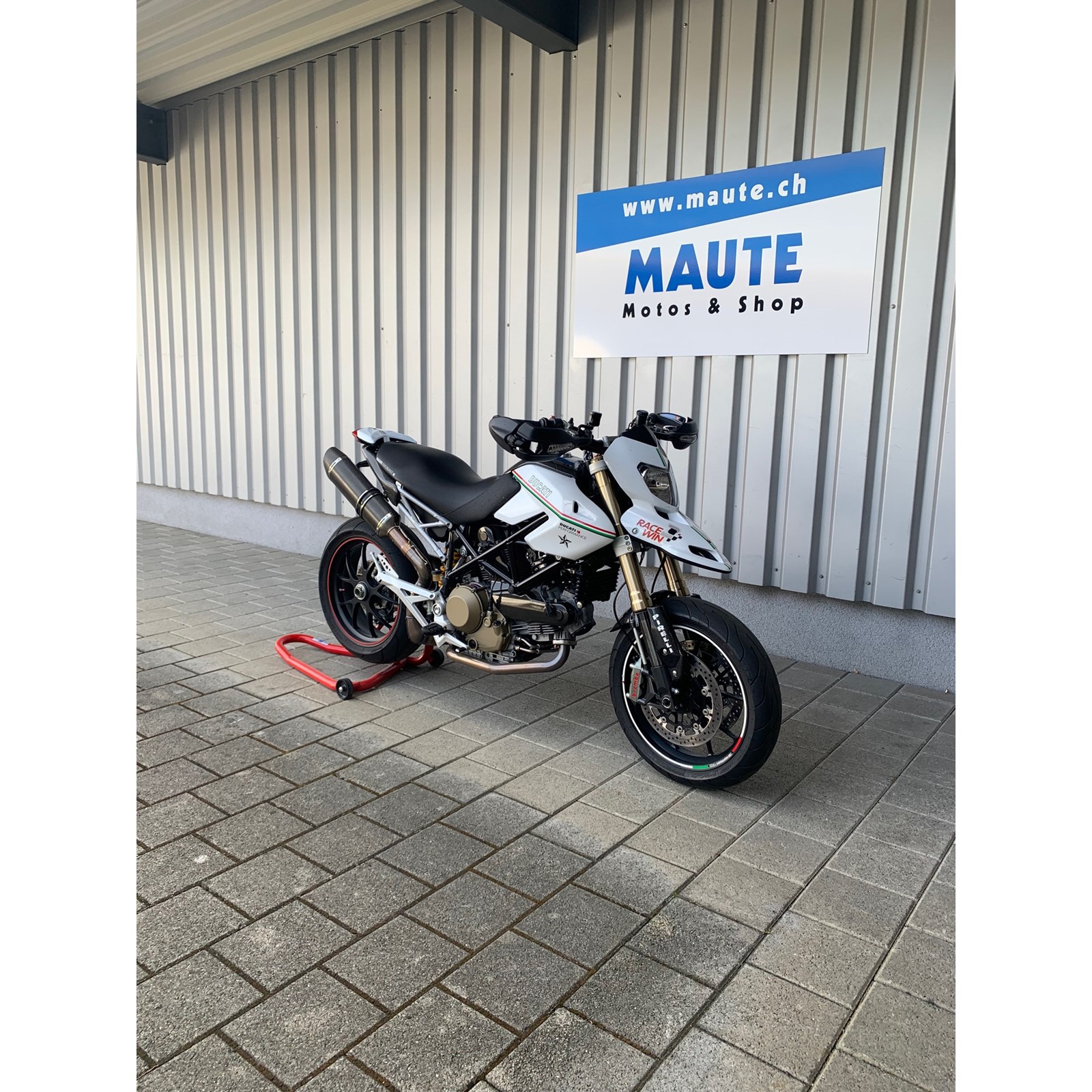 DUCATI Hypermotard 1100 Evo-image-7
