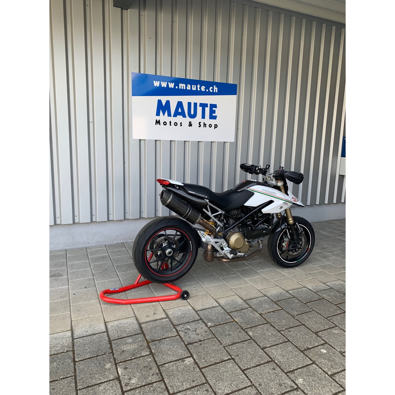 DUCATI Hypermotard 1100 Evo-image-8