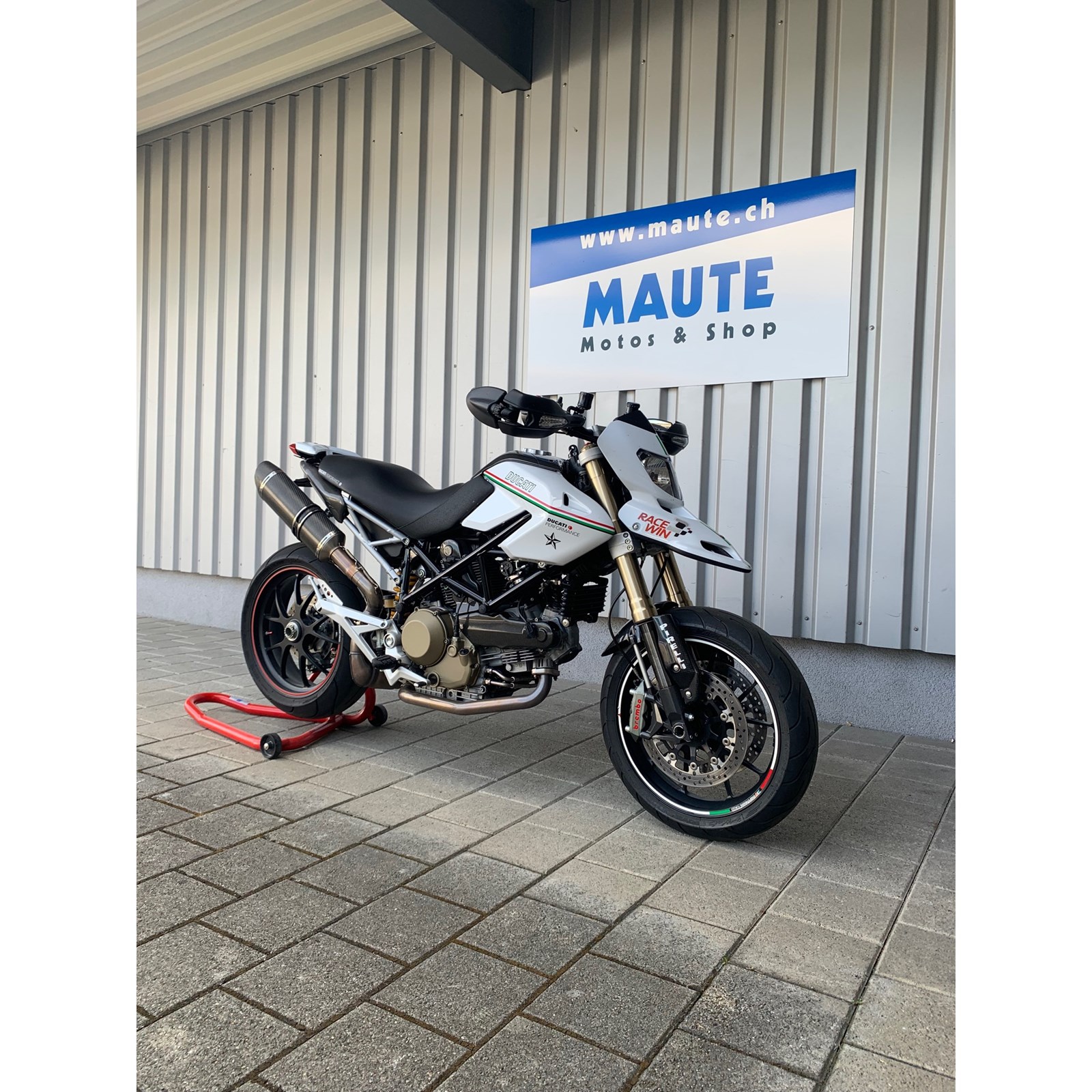 DUCATI Hypermotard 1100 Evo-image-9