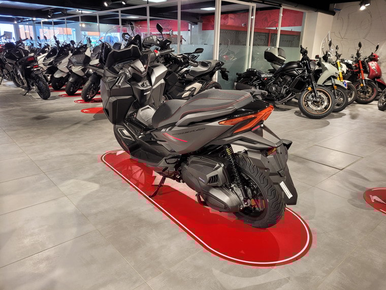 HONDA NSS 350 Special Edition-showroom-element-3