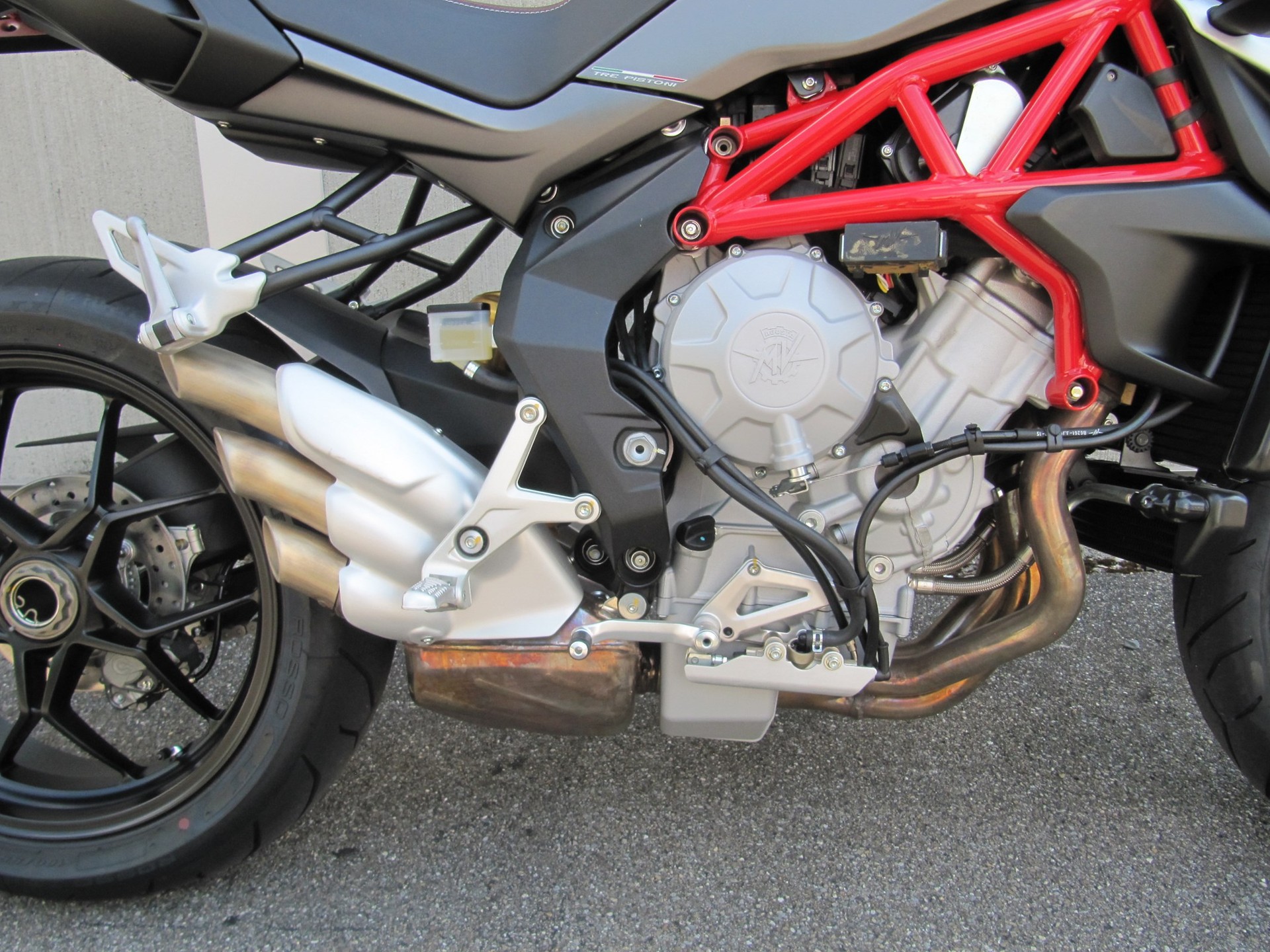 MV AGUSTA B3 Brutale 800 ABS-image-3