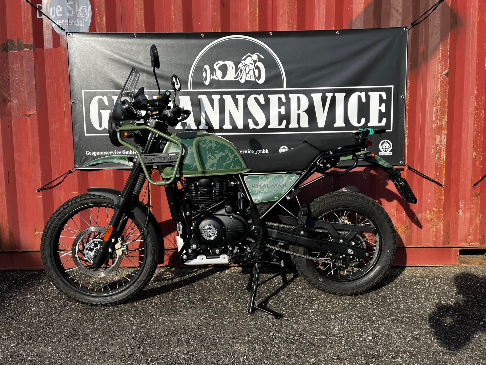 ROYAL ENFIELD Himalayan