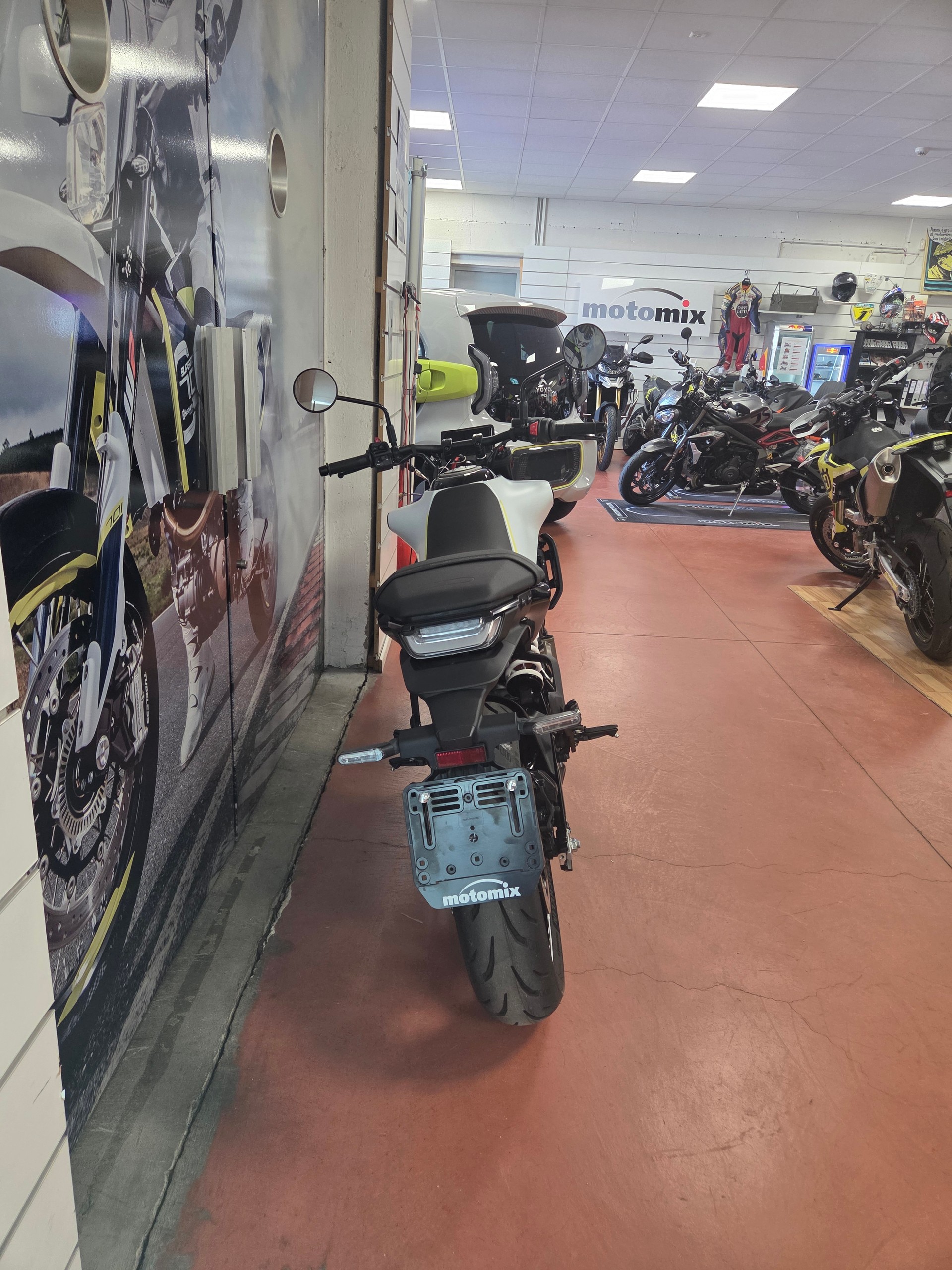 HUSQVARNA VITPILEN 401-showroom-element-3