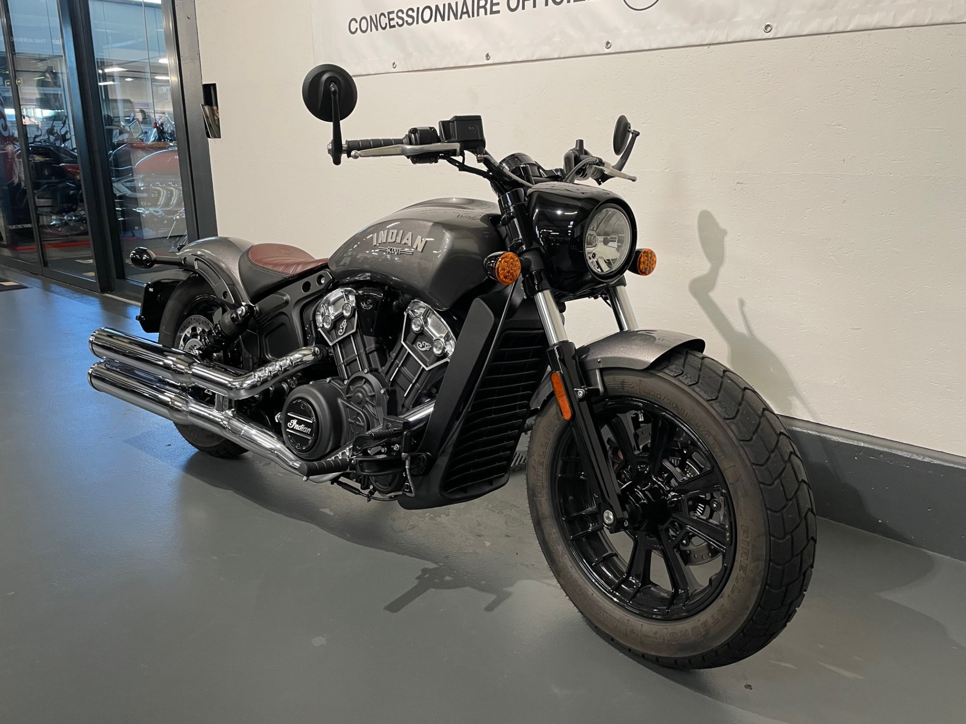 INDIAN Scout Bobber-showroom-element-1