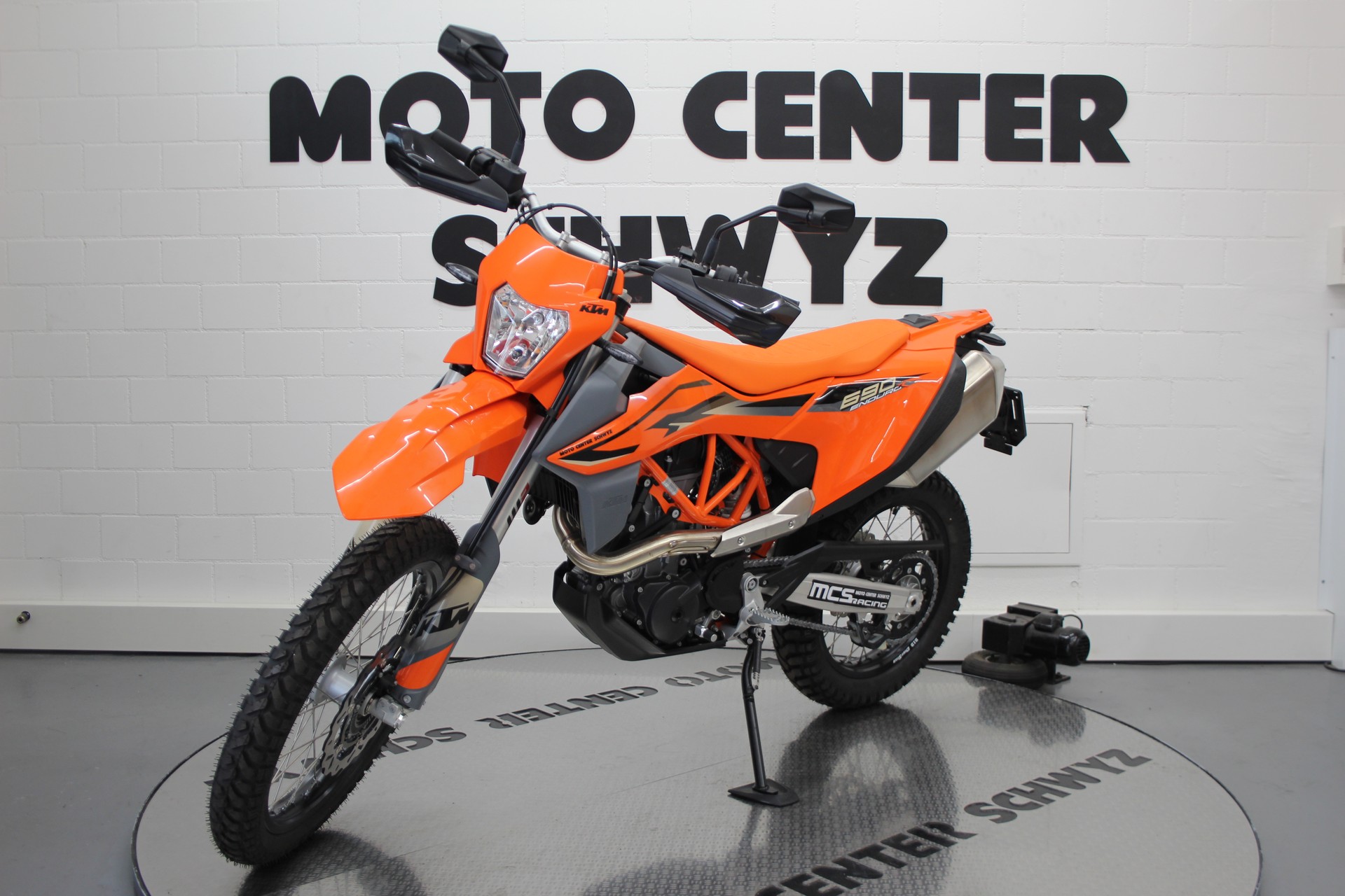 KTM 690 Enduro R-showroom-element-3
