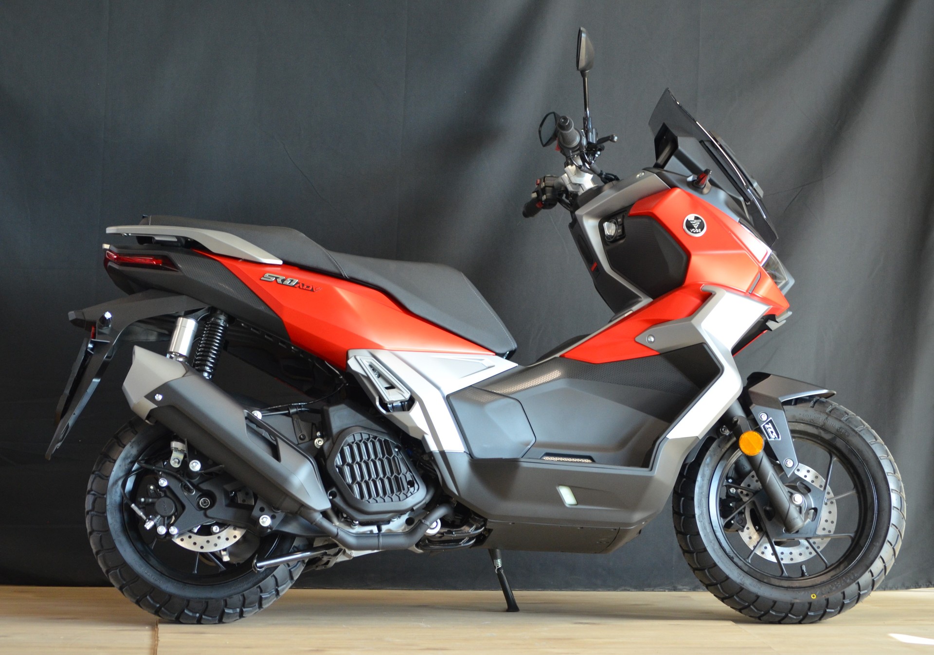 VOGE SR1 ADV-showroom-element-2