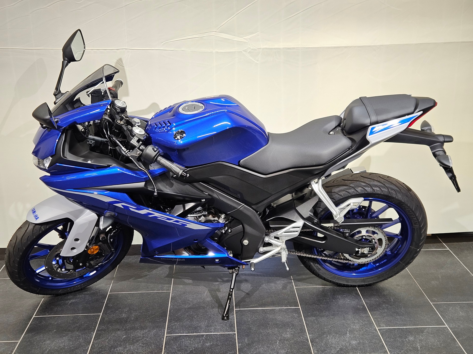 YAMAHA R 125
