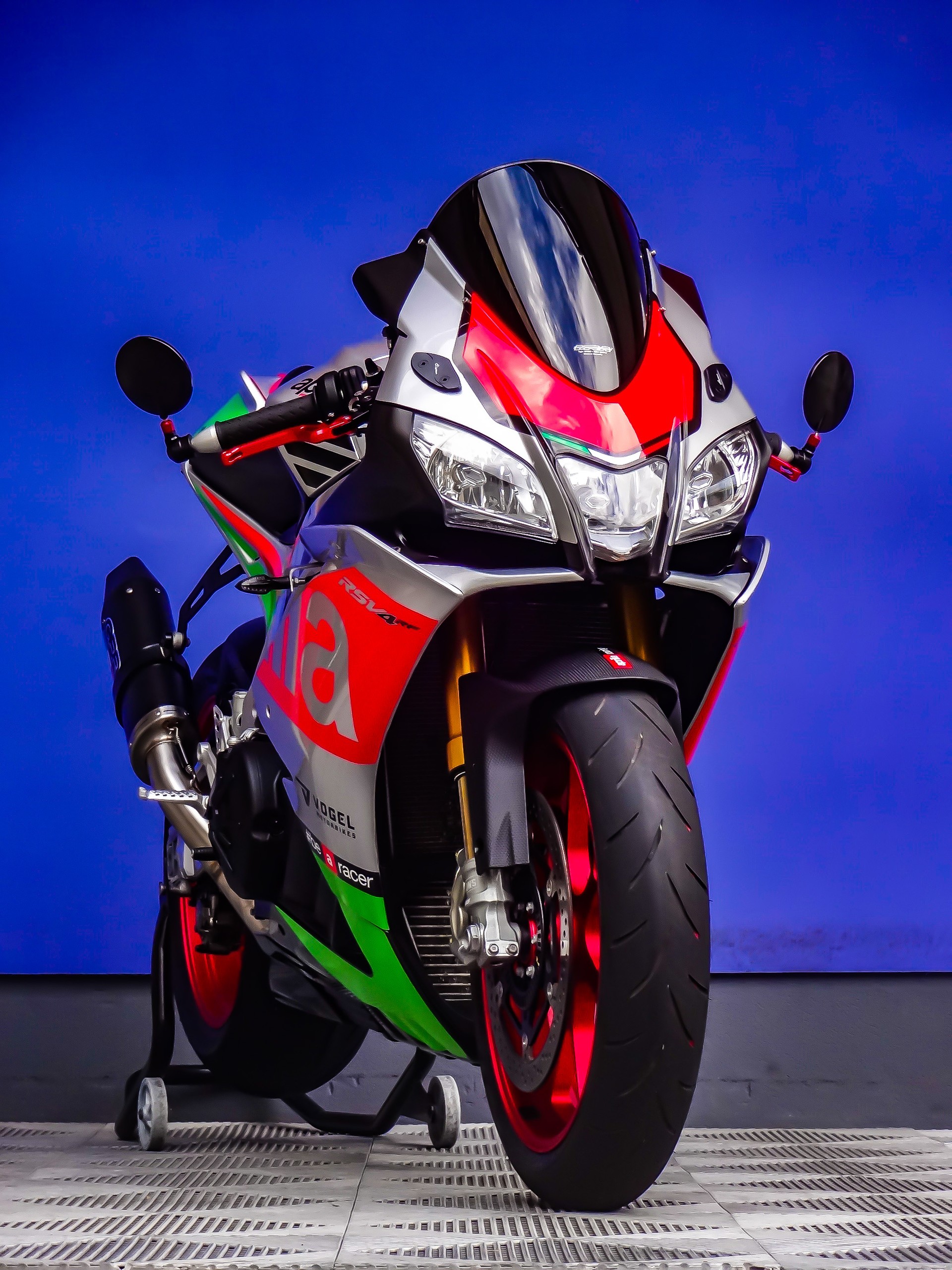 APRILIA RSV4 RF-showroom-element-2