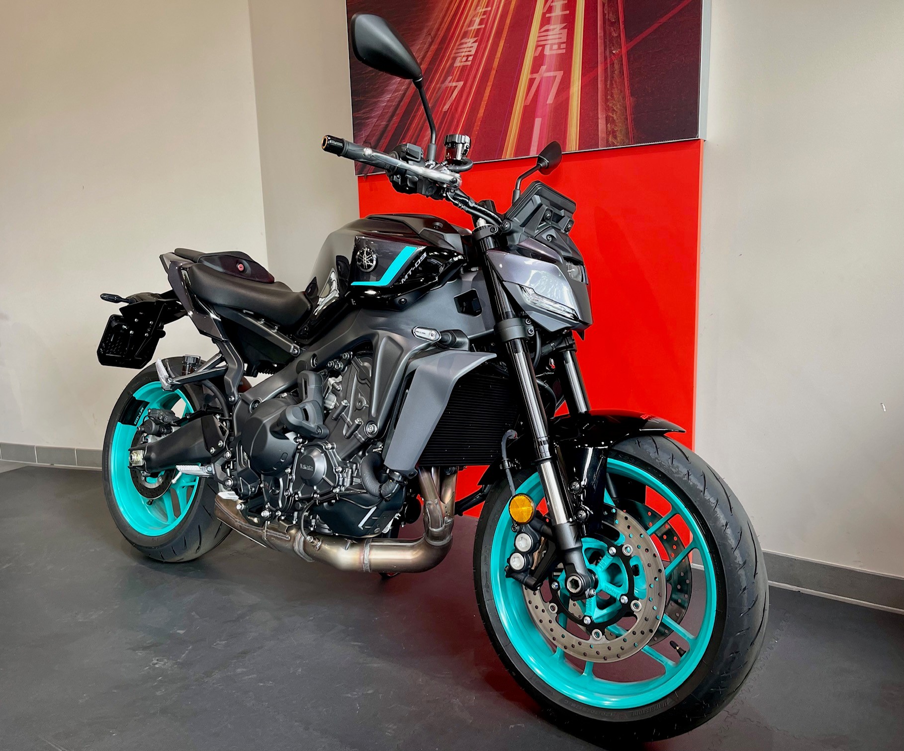 YAMAHA MT-09 Y-AMT-showroom-element-2