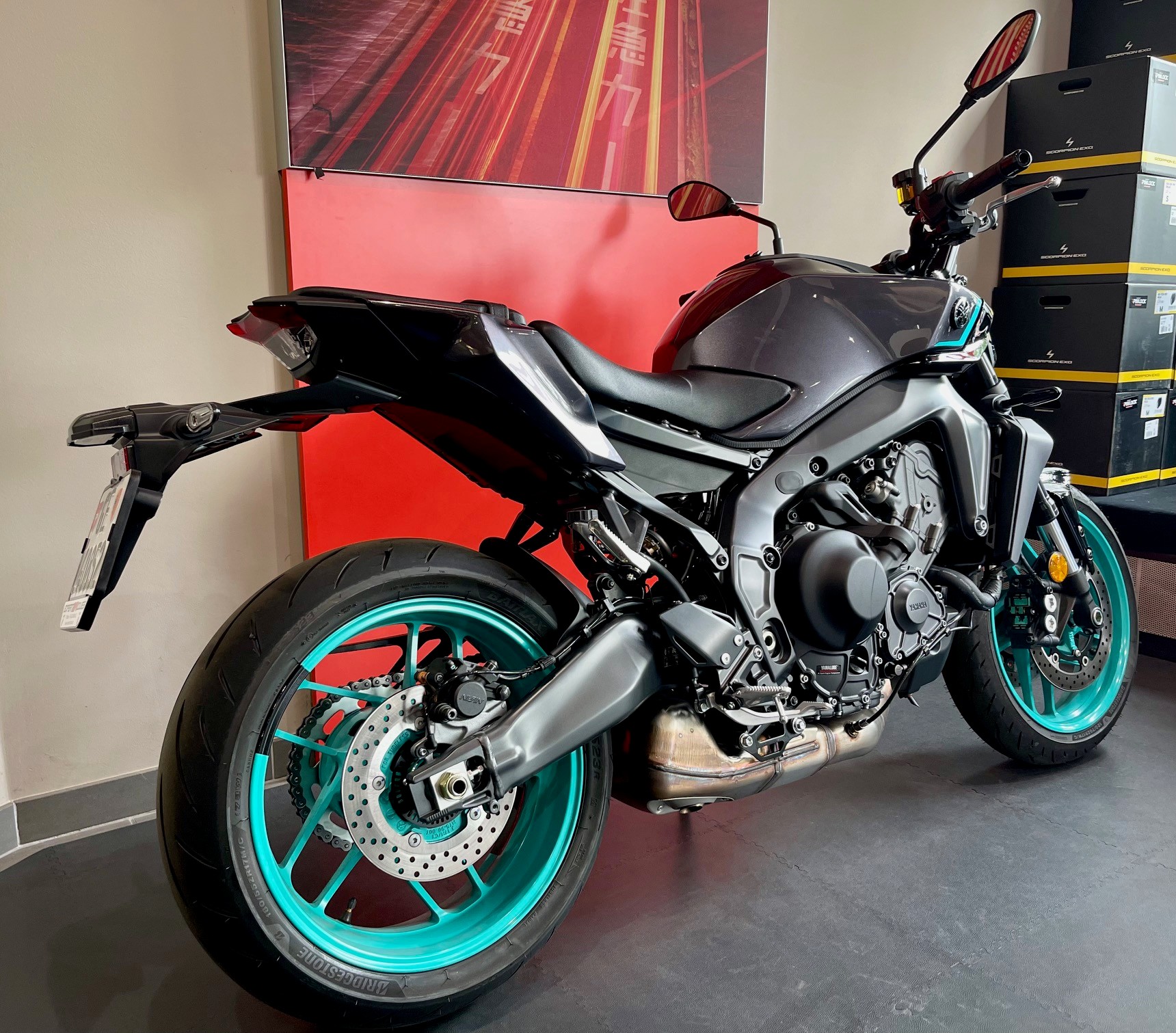 YAMAHA MT-09 Y-AMT-showroom-element-3