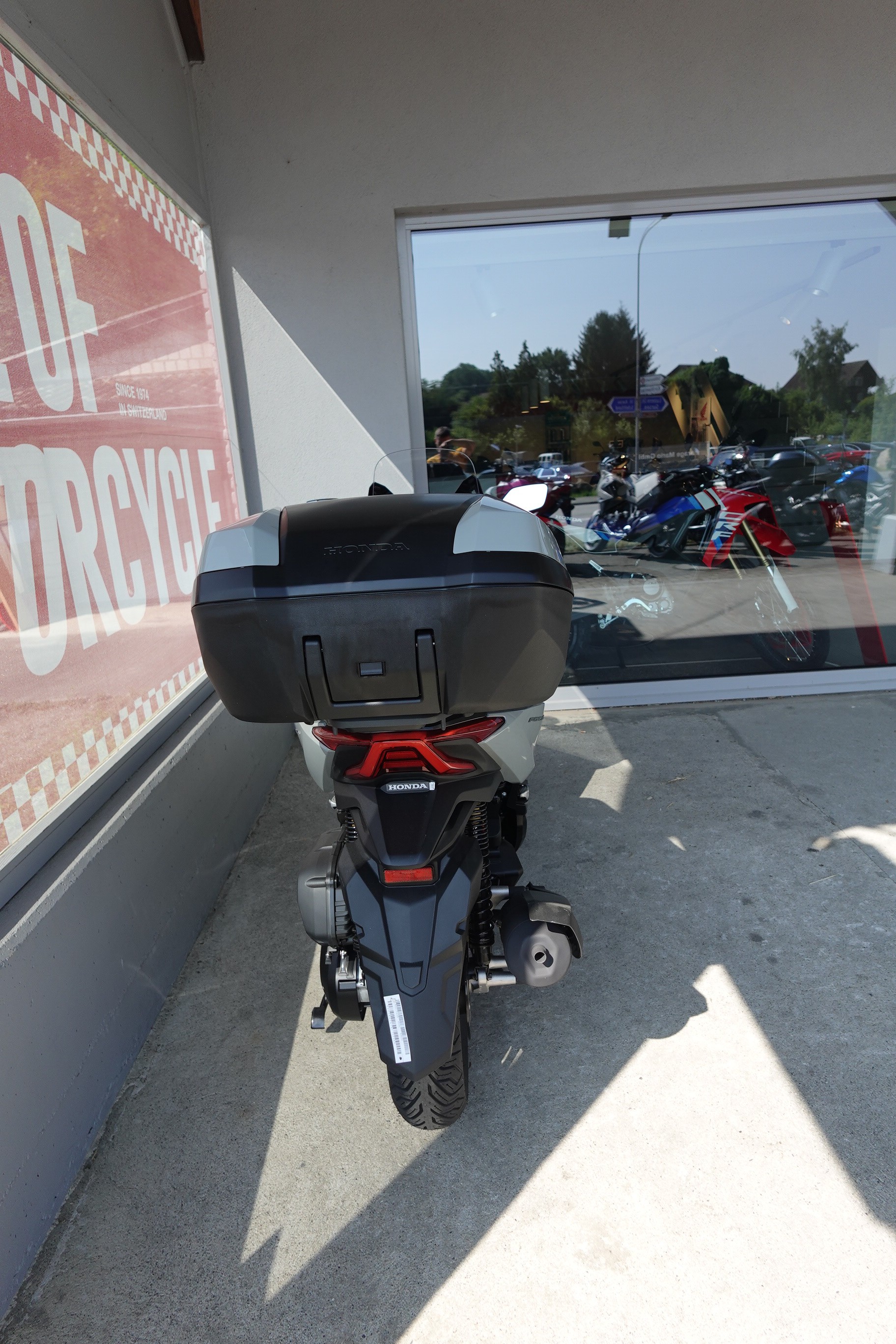 HONDA NSS 125 Forza Smart TopBox-image-7