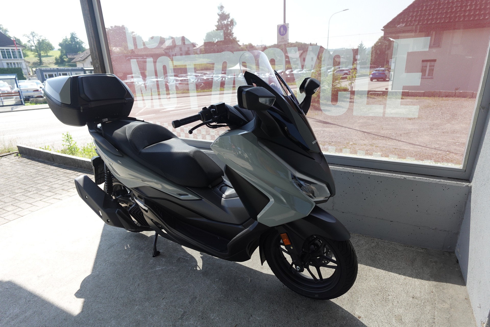 HONDA NSS 125 Forza Smart TopBox-image-0