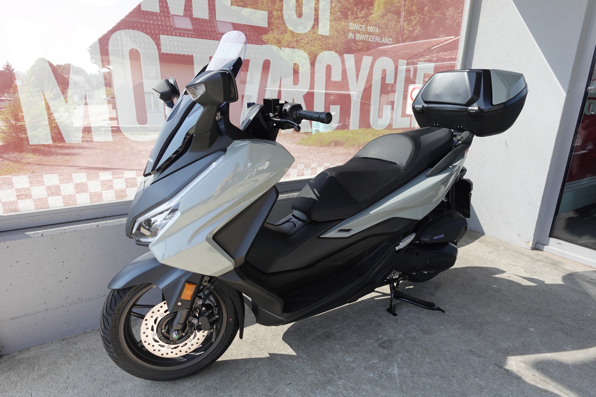 HONDA NSS 125 Forza Smart TopBox-image-1