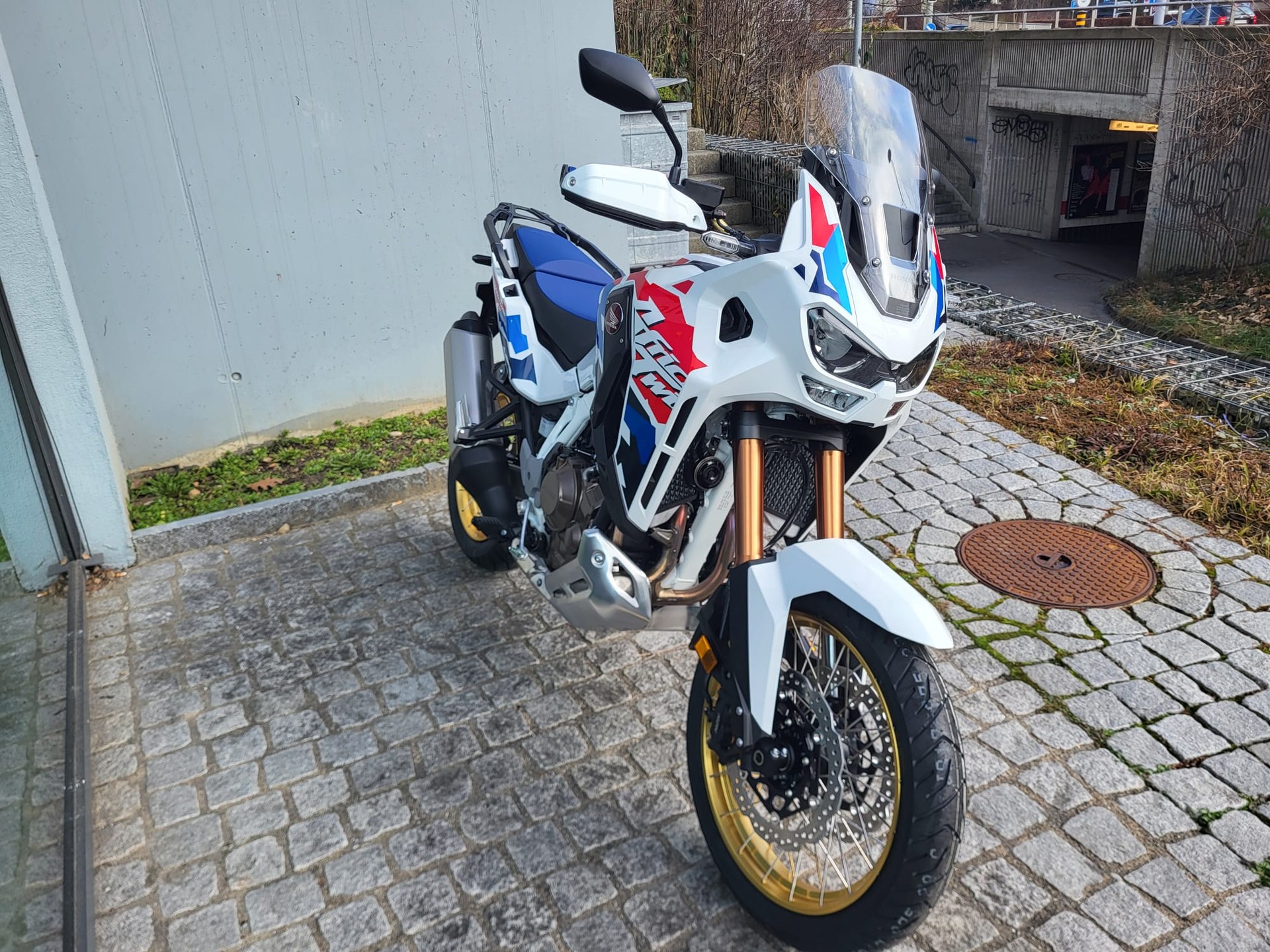 HONDA CRF 1100 Africa Twin Adventure Sports-showroom-element-1