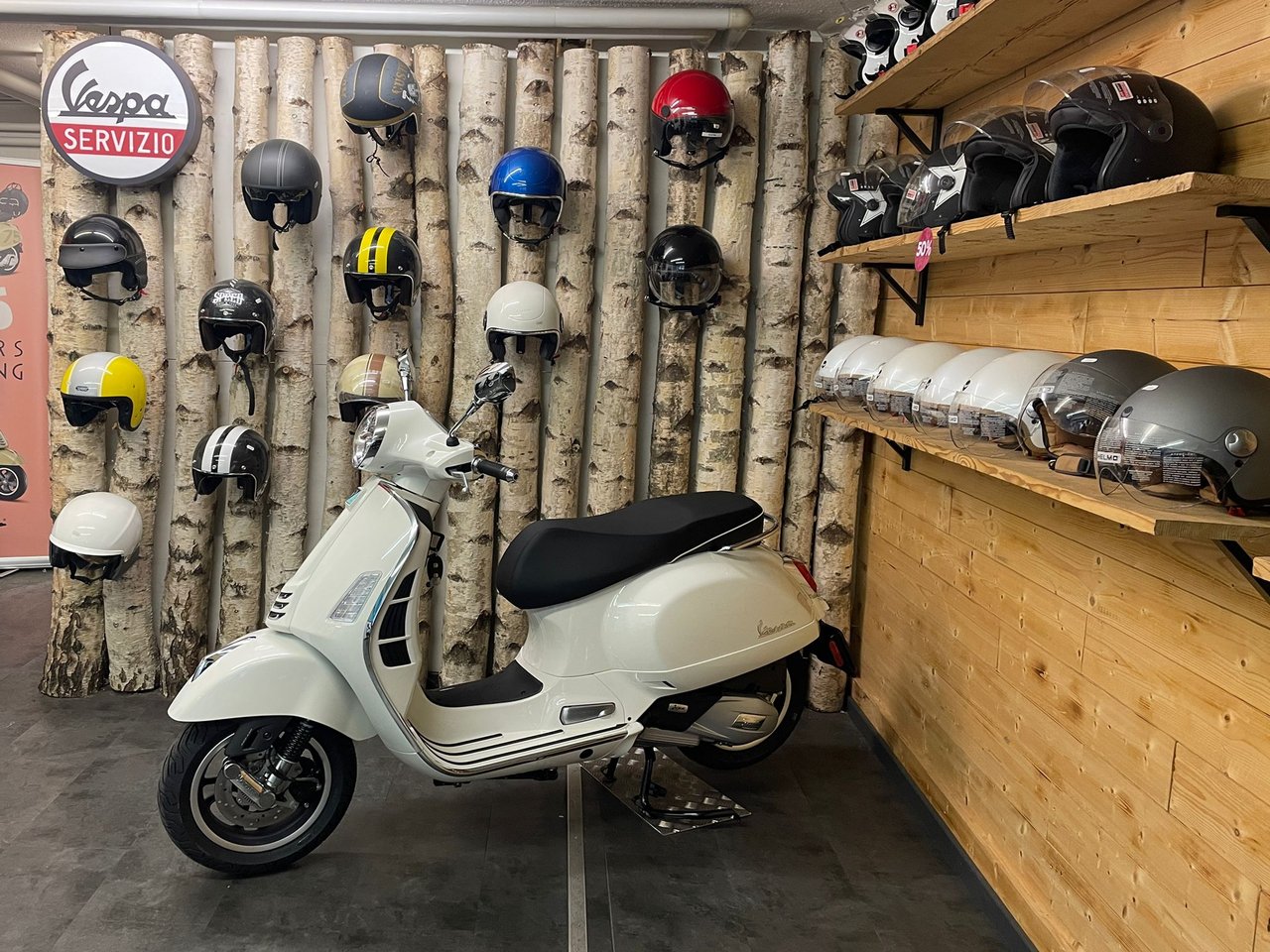 PIAGGIO Vespa GTS 125 Super RST E5+