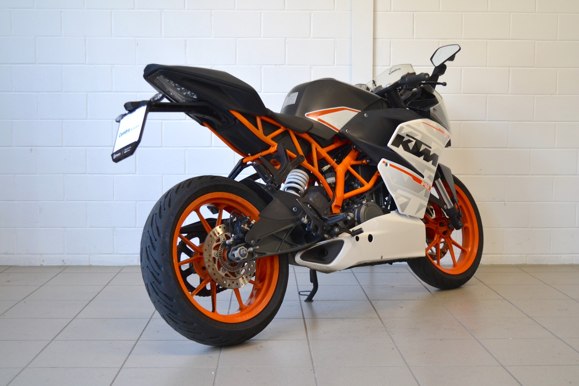 KTM RC 390 ABS-showroom-element-3