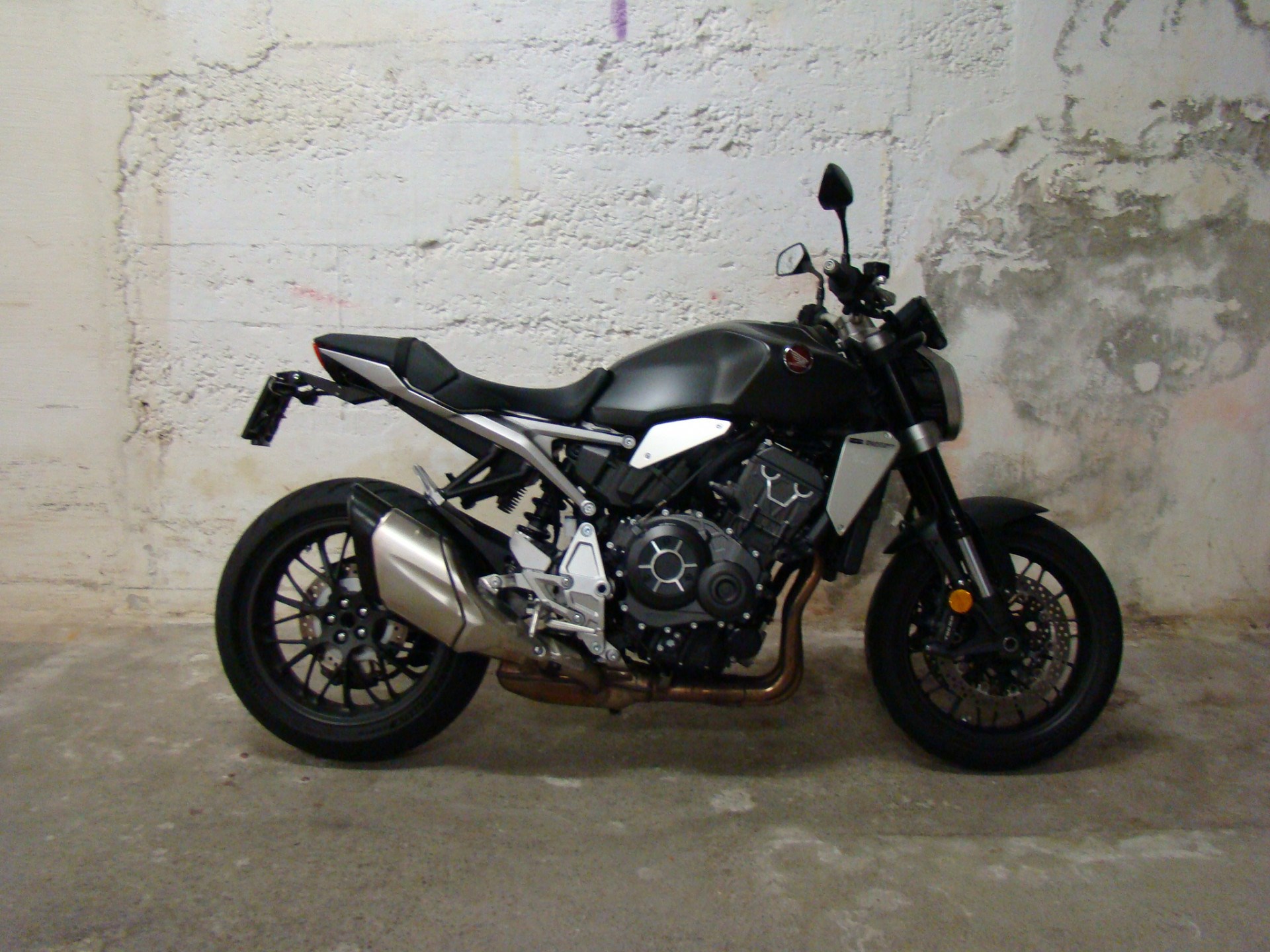 HONDA CB 1000 R