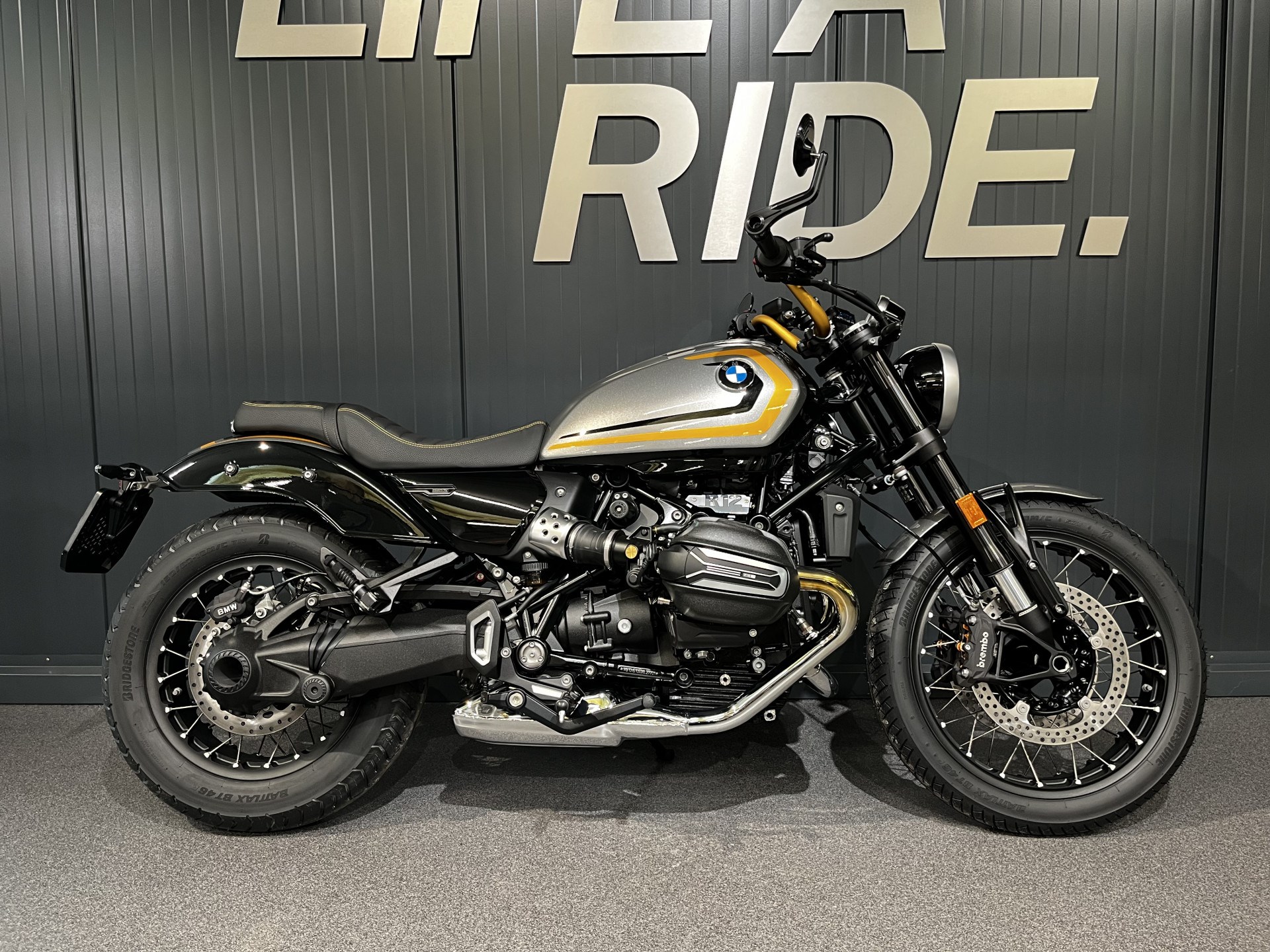 BMW R 12