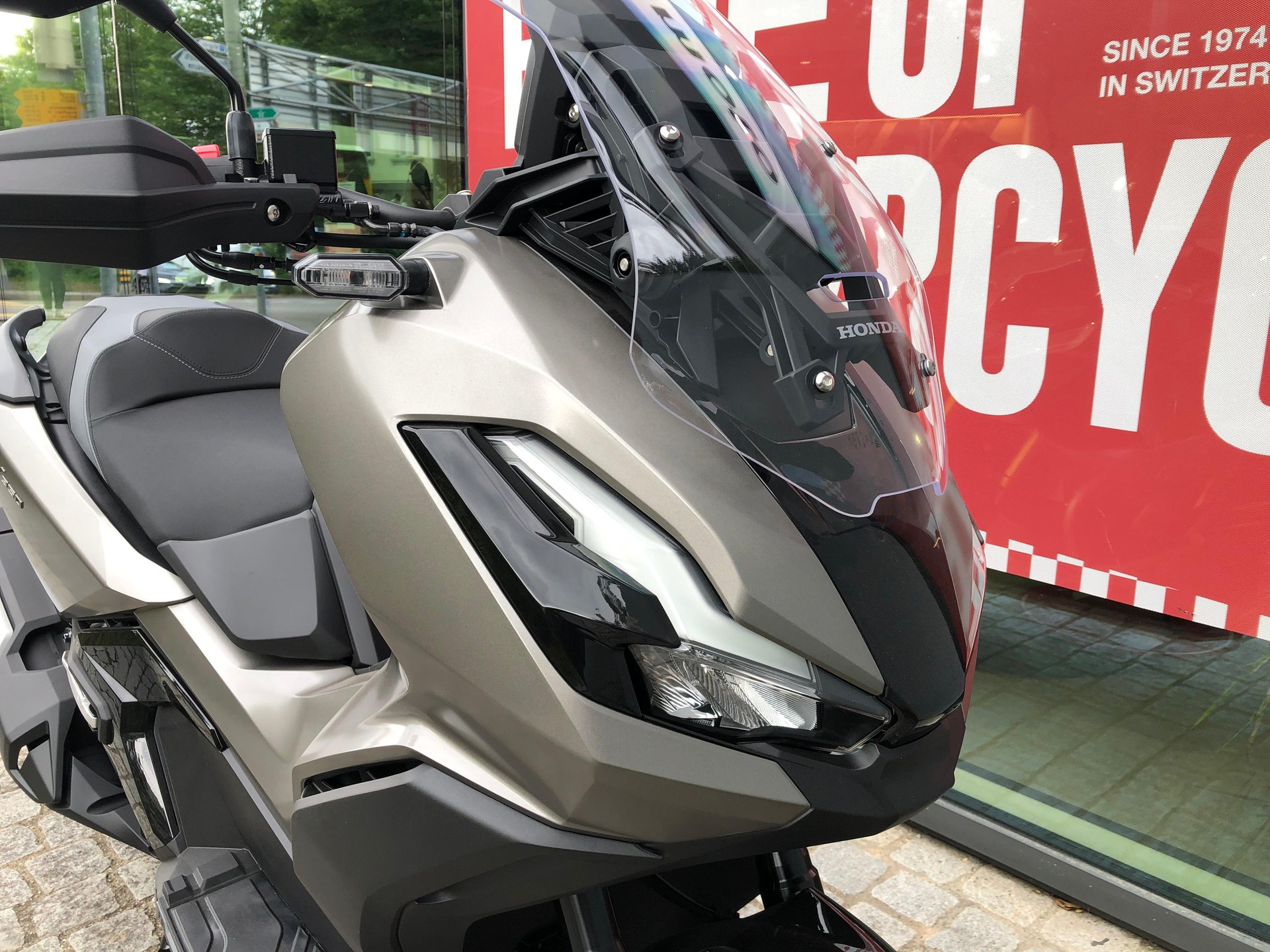 HONDA ADV 350 Modell 2025-showroom-element-2