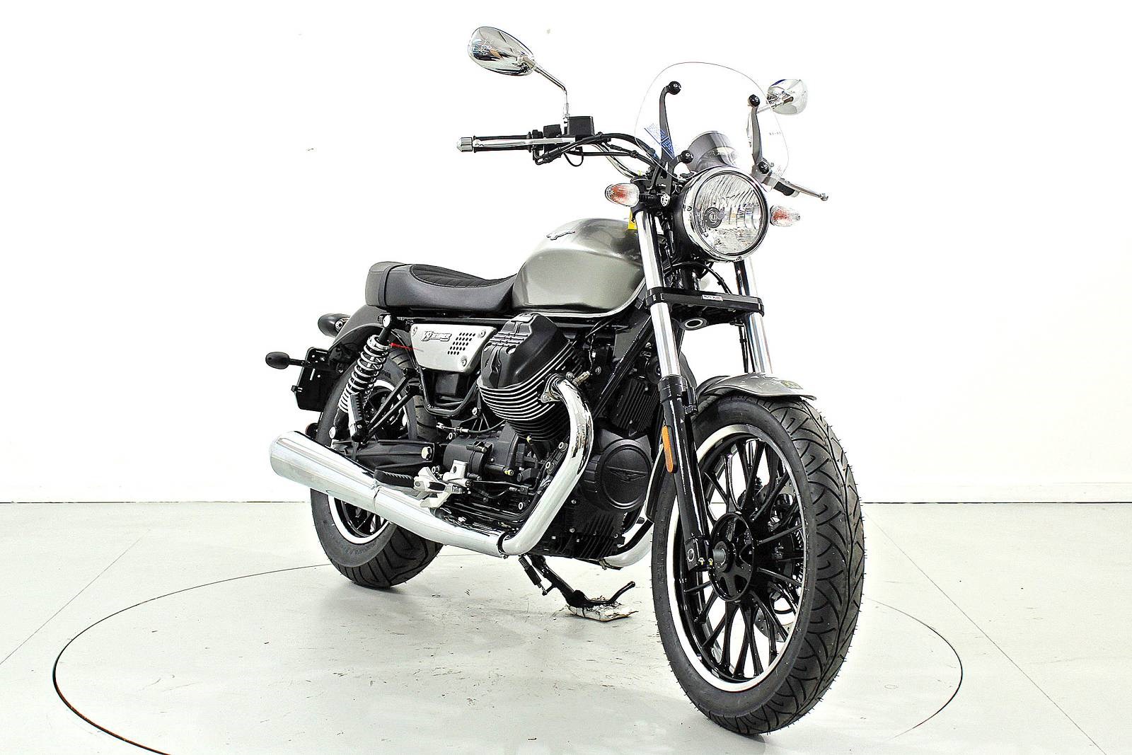 MOTO GUZZI V9 Roamer-showroom-element-1