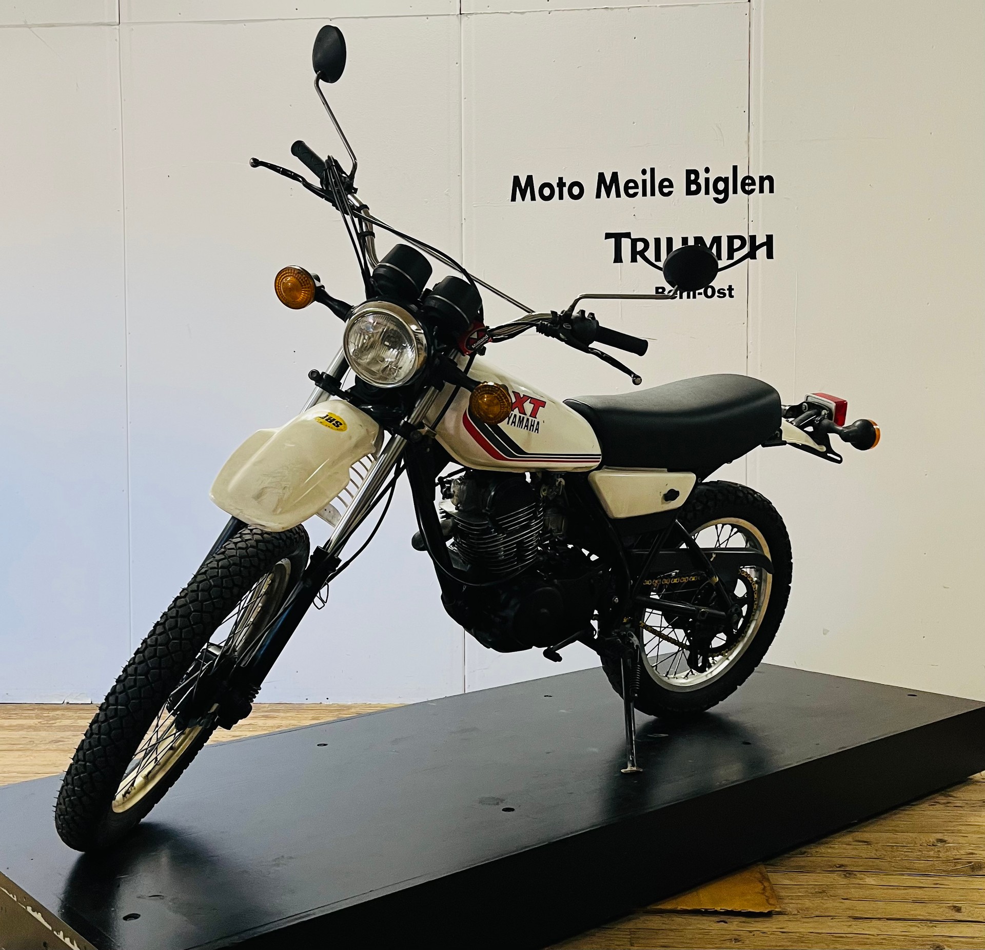 YAMAHA XT 250-showroom-element-2