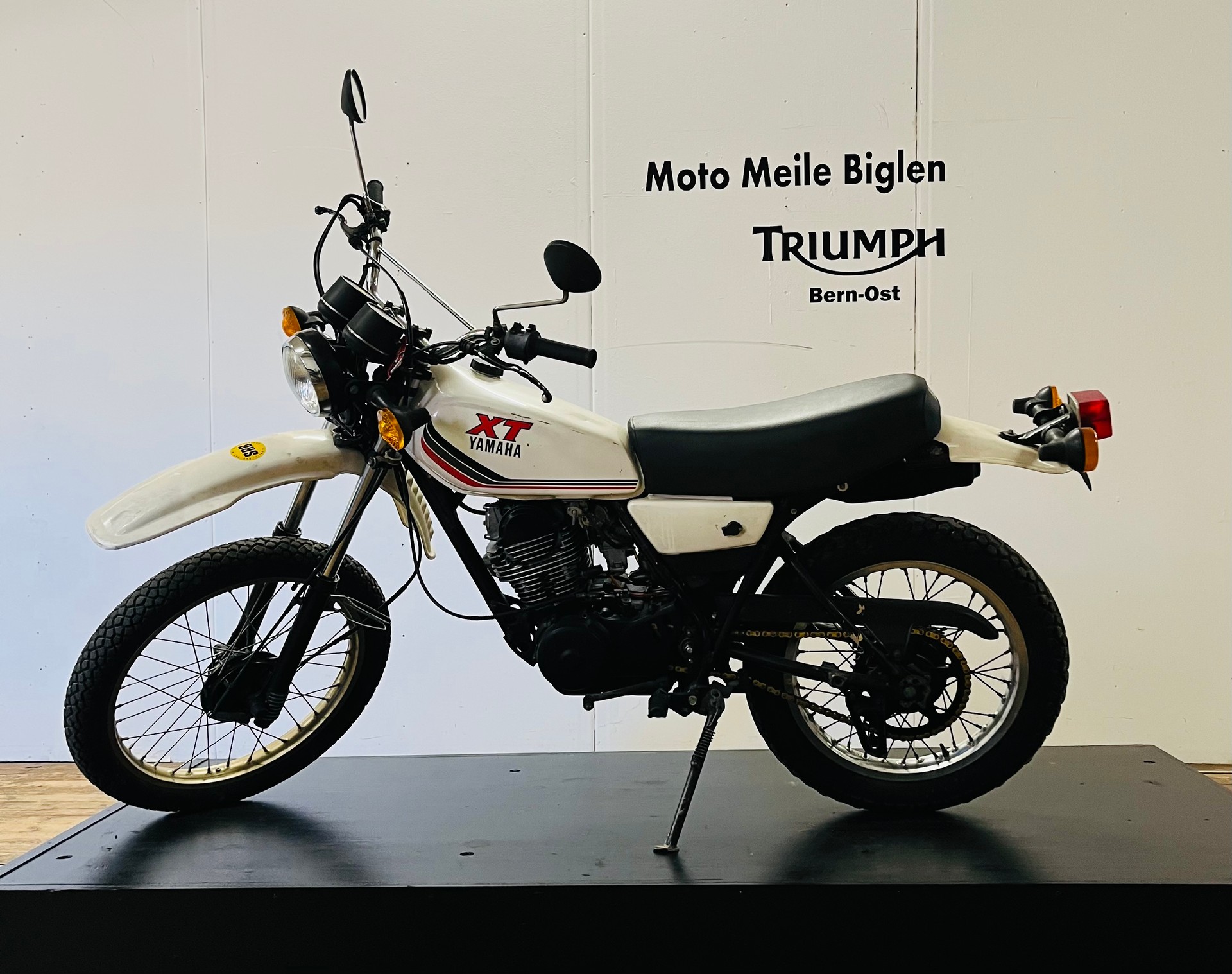 YAMAHA XT 250-showroom-element-1