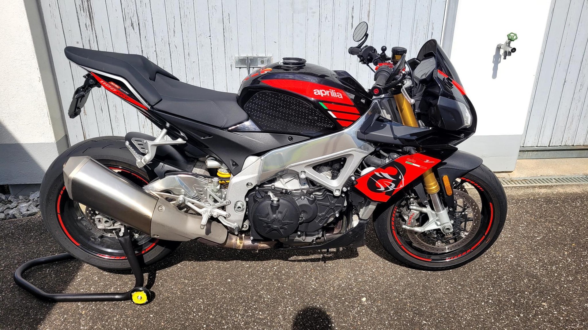 APRILIA Tuono V4 1100 RR
