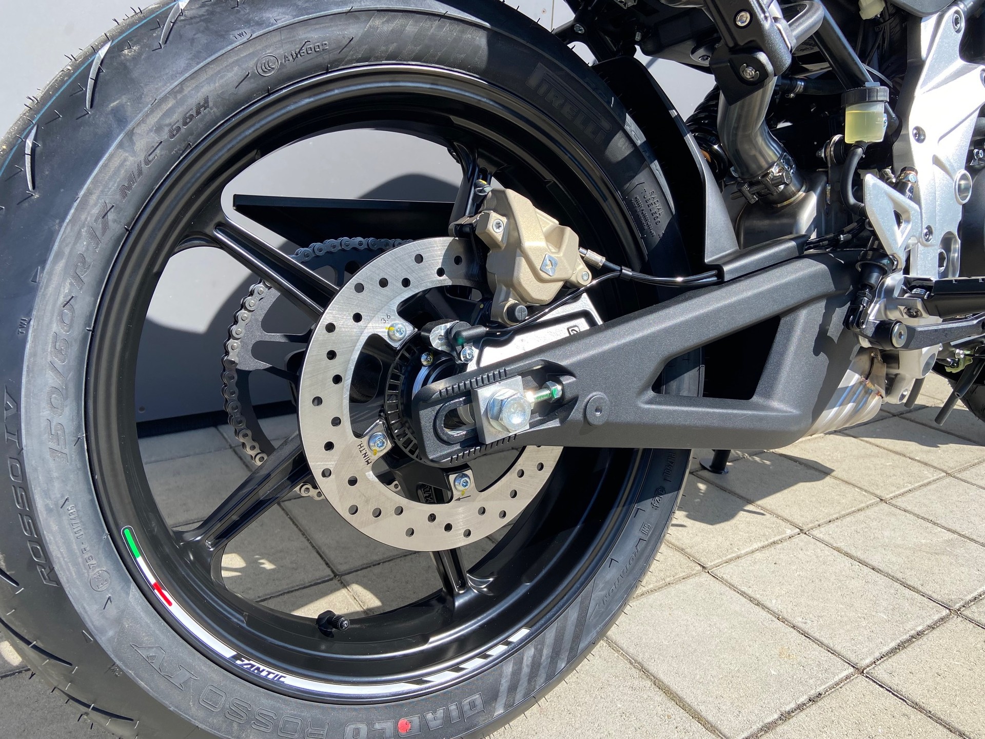FANTIC STEALTH 125-showroom-element-2