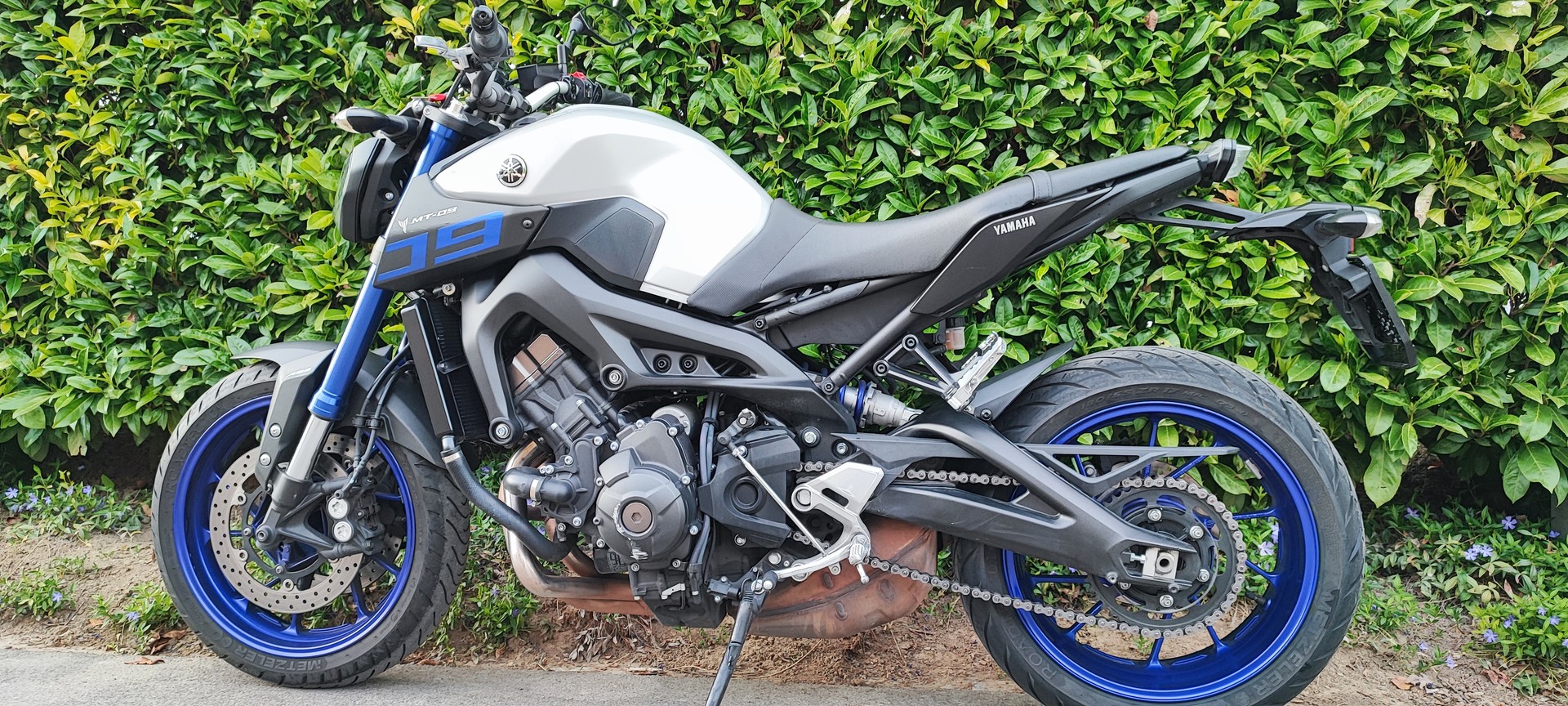YAMAHA MT-09-image-1