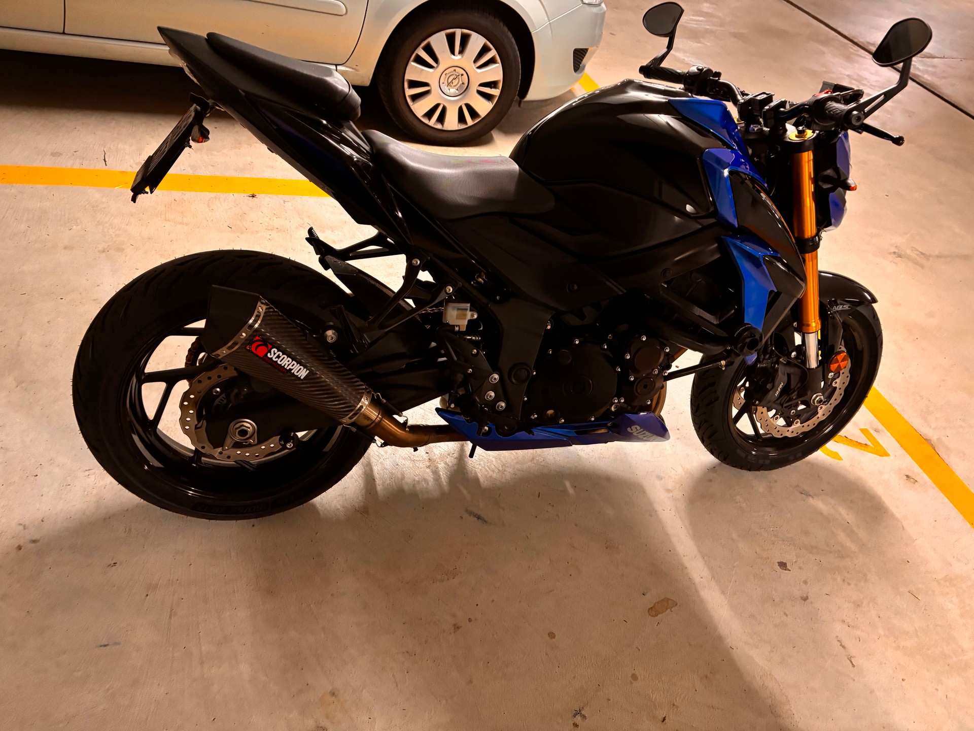 SUZUKI GSX-S 750 ABS (35kW)-image-2