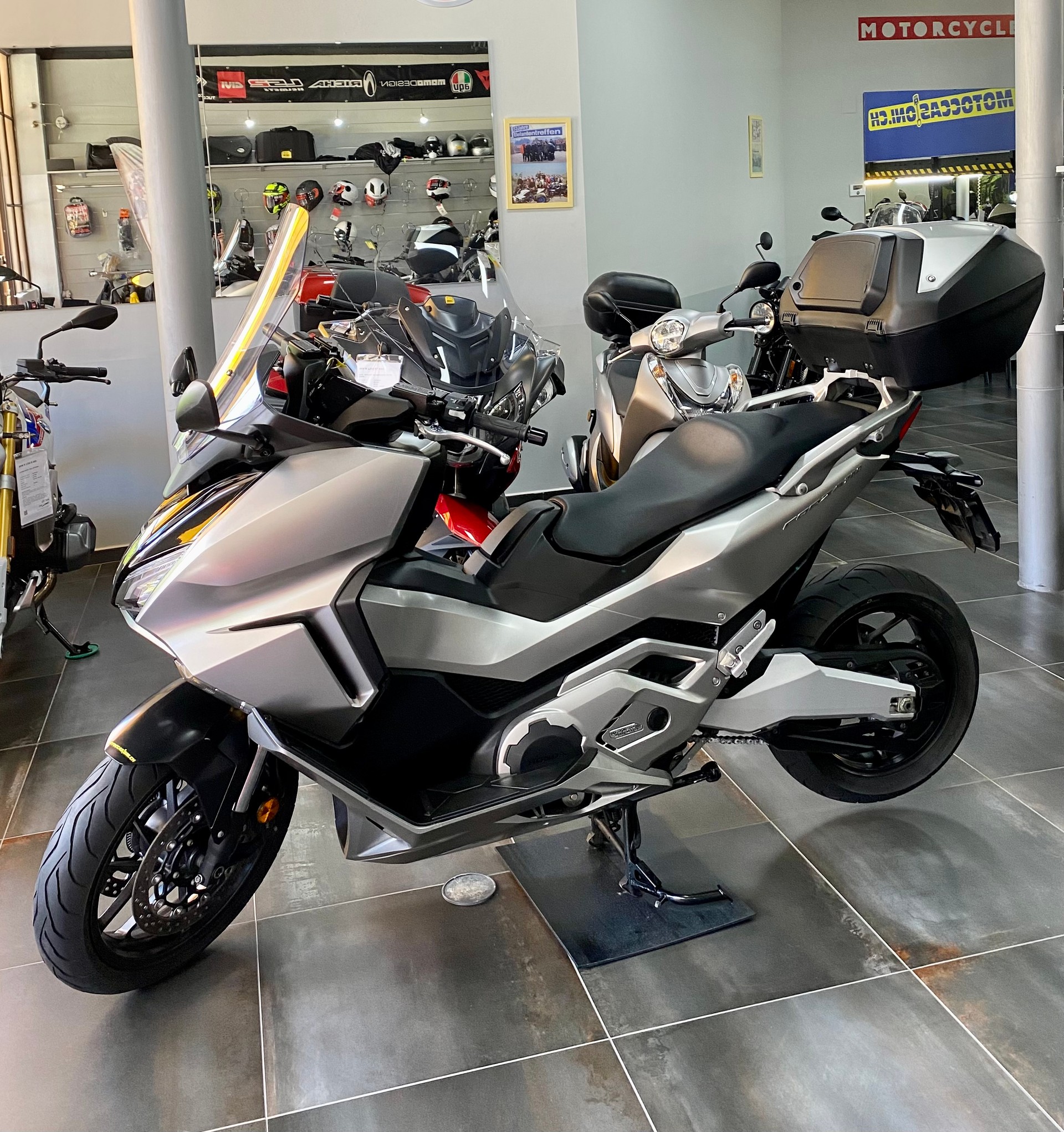 HONDA NSS 750