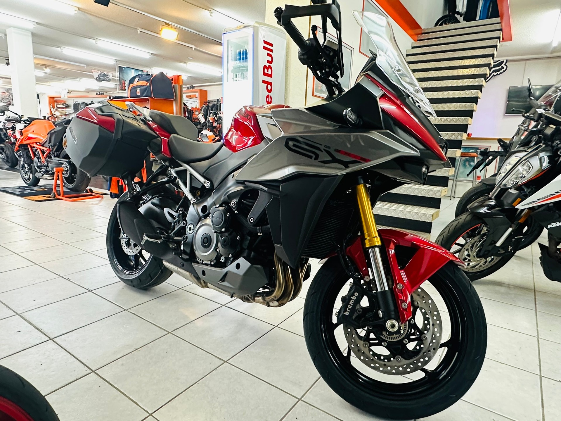 SUZUKI GSX-S 1000 GX Travel-showroom-element-2