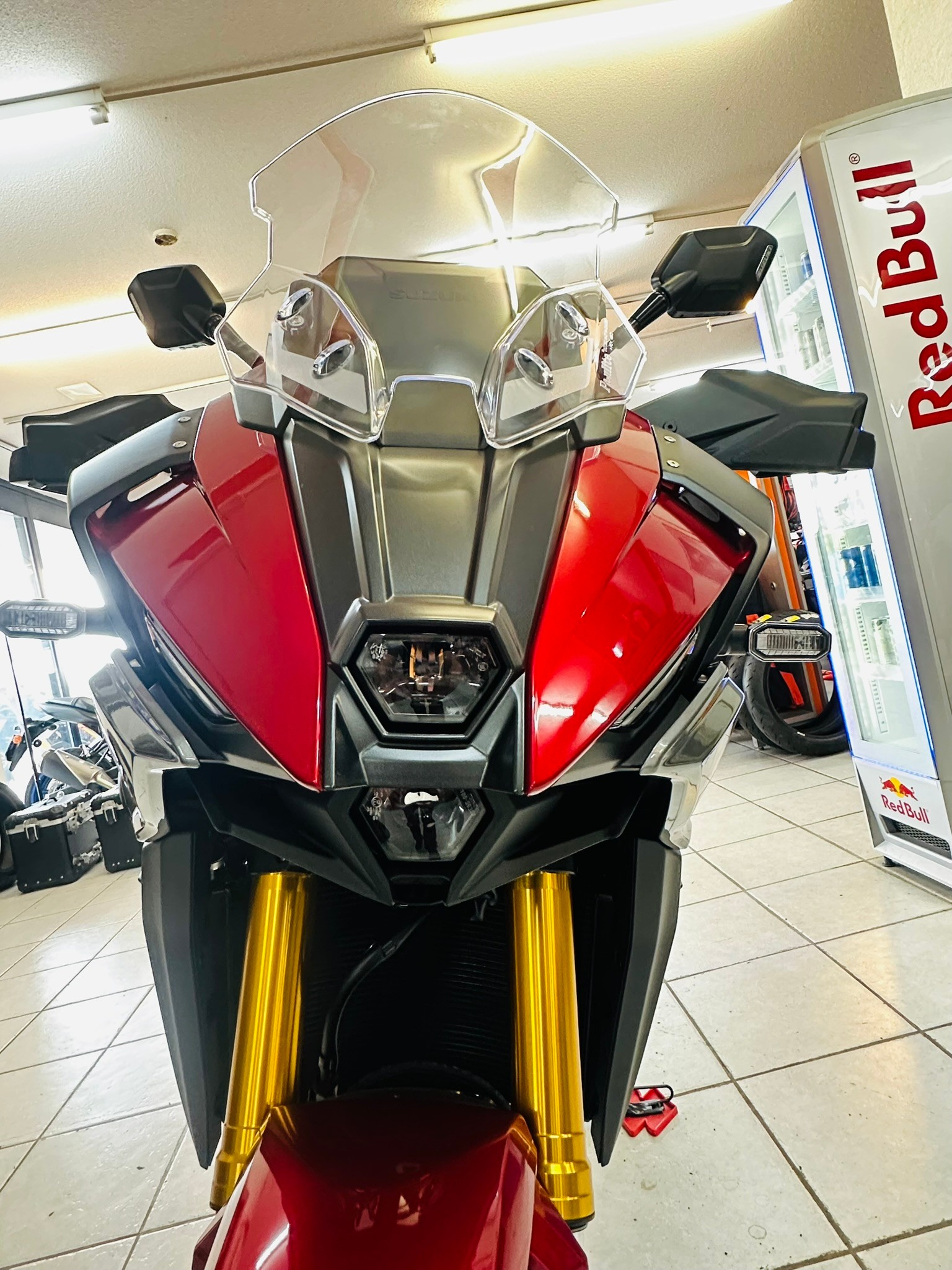SUZUKI GSX-S 1000 GX Travel-showroom-element-3