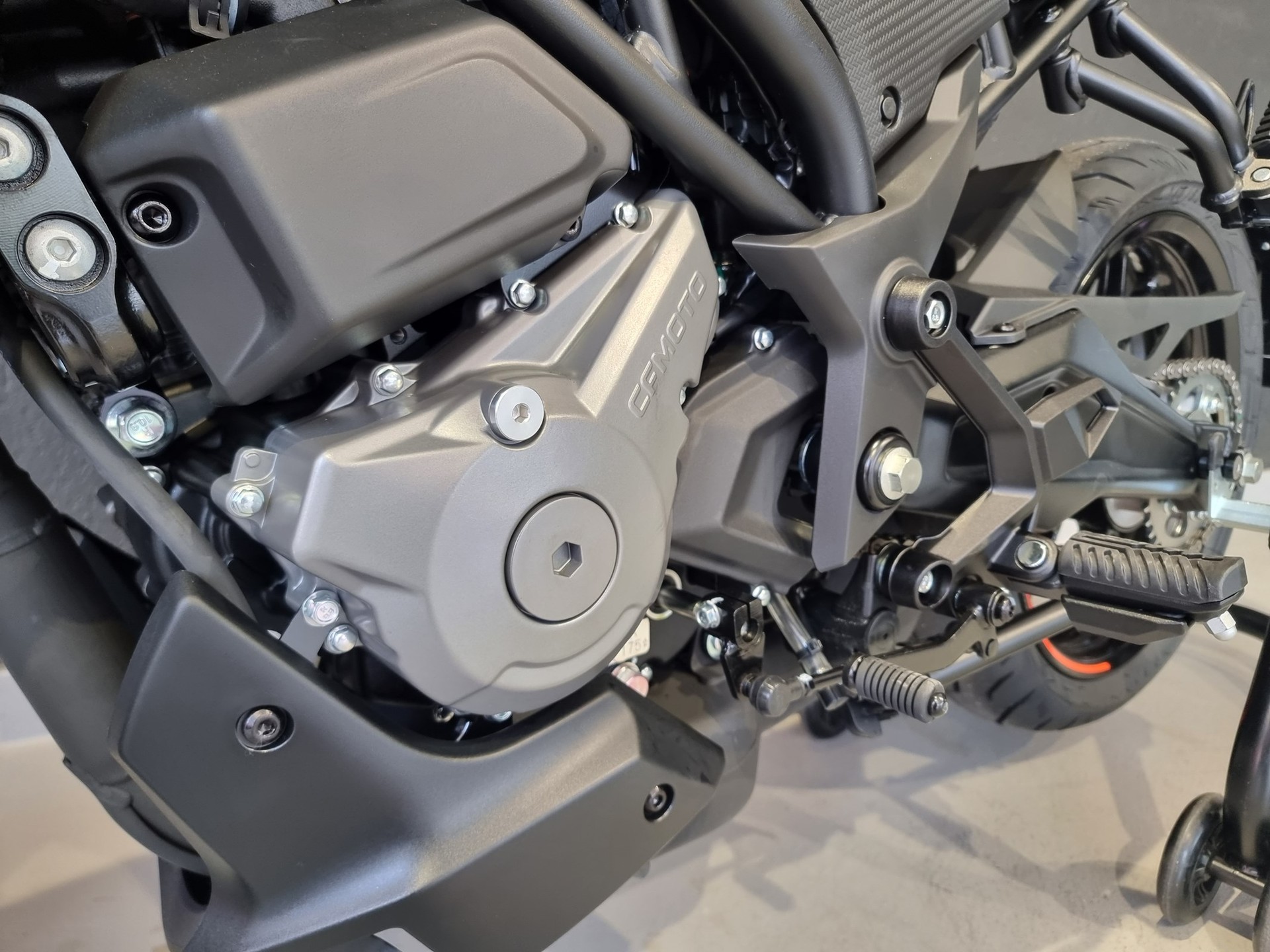 CF MOTO 300NK-image-12