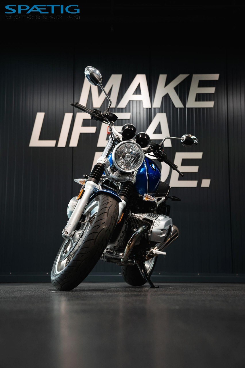 BMW R nineT Pure /5 Jubiläumsmodell-showroom-element-2