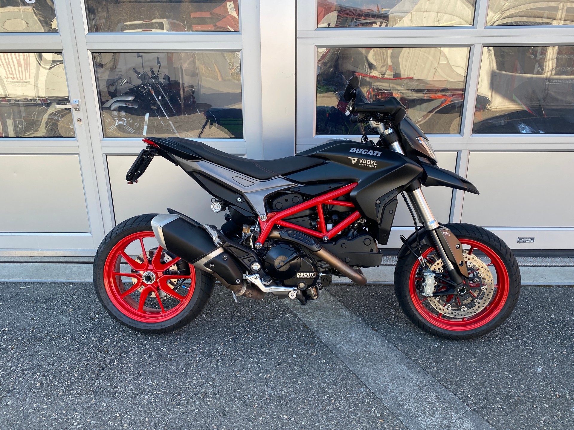DUCATI Hypermotard 821