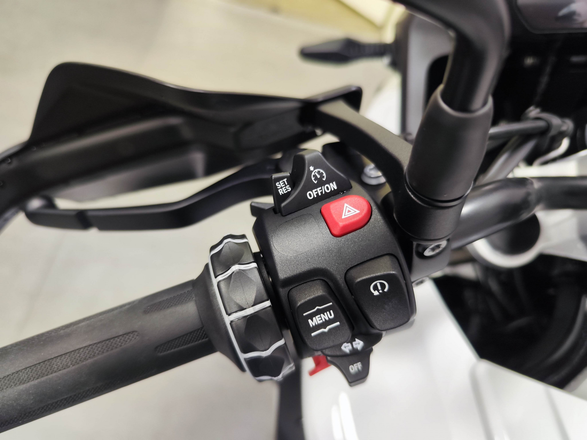 BMW F 800 GS-image-6