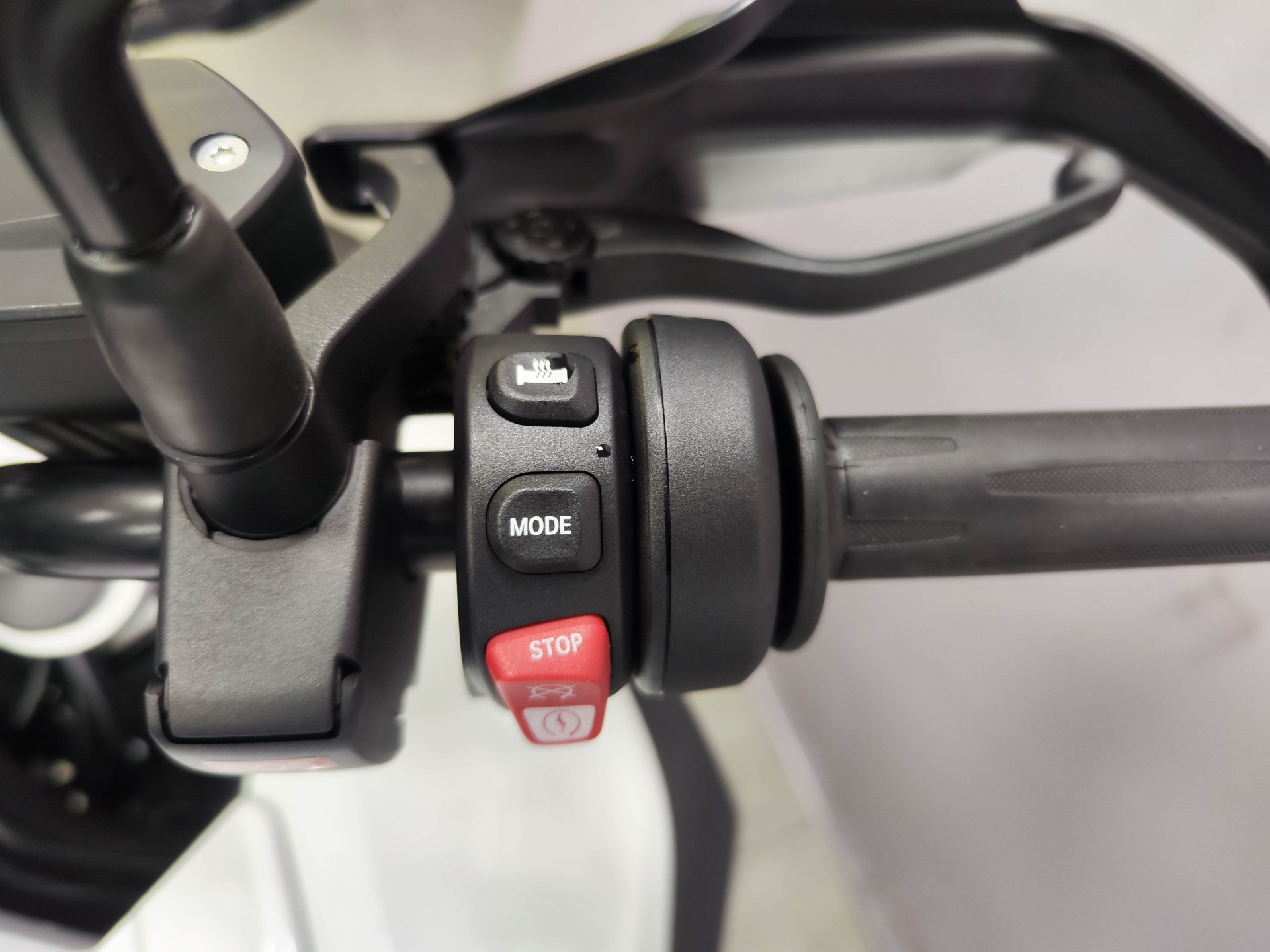 BMW F 800 GS-image-7