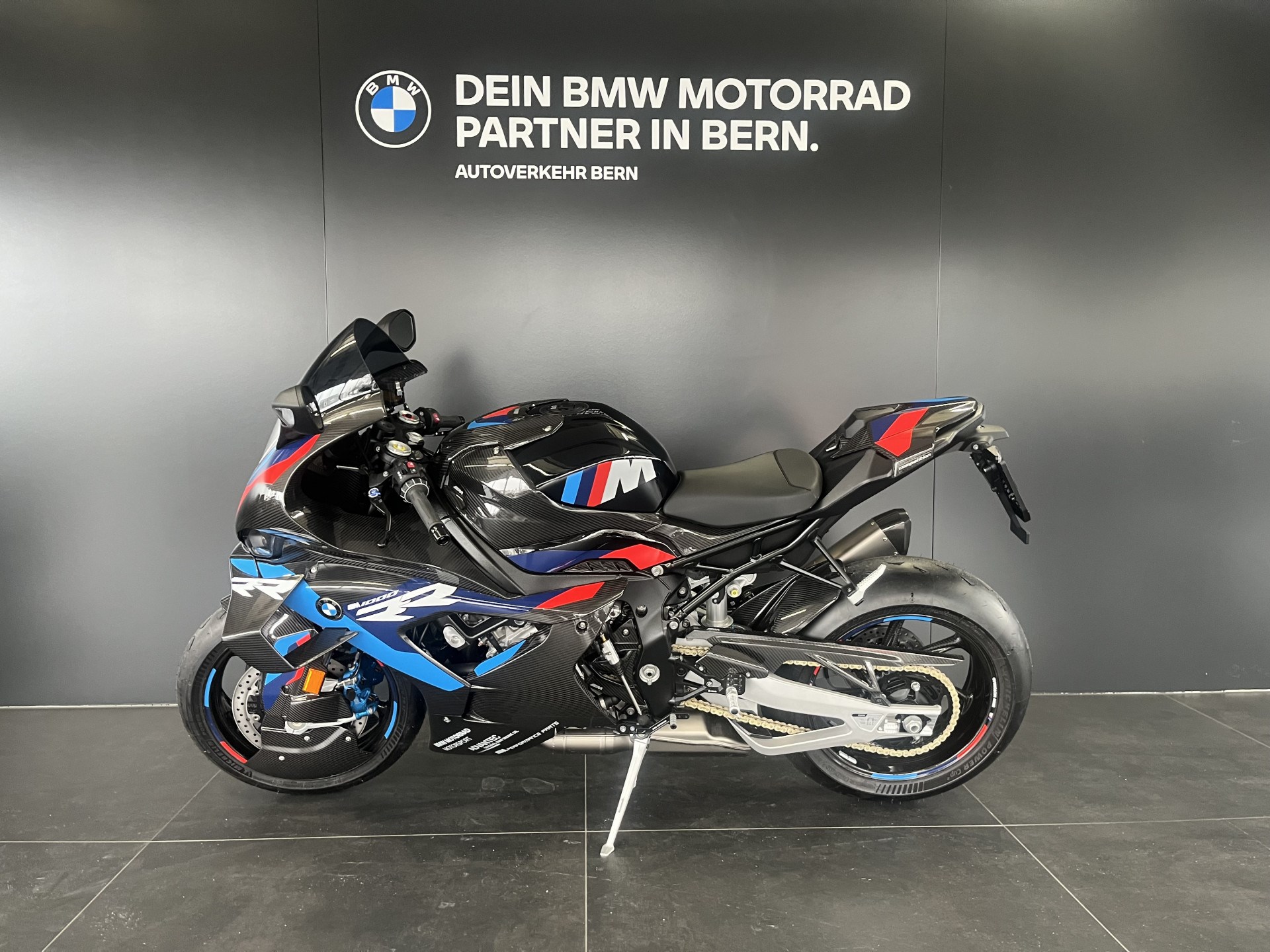 BMW M 1000 RR Competition-showroom-element-3