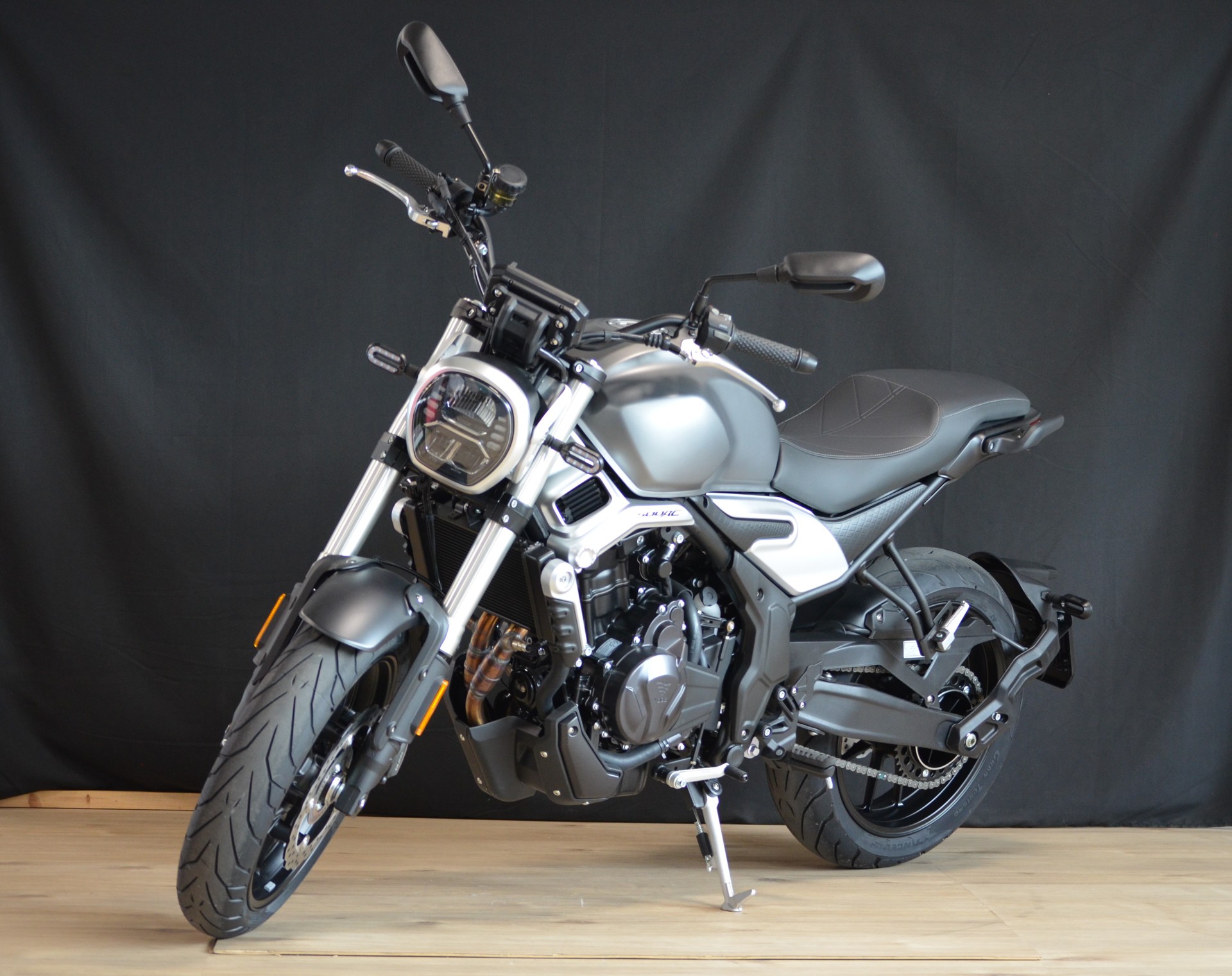 VOGE 500 AC-showroom-element-1