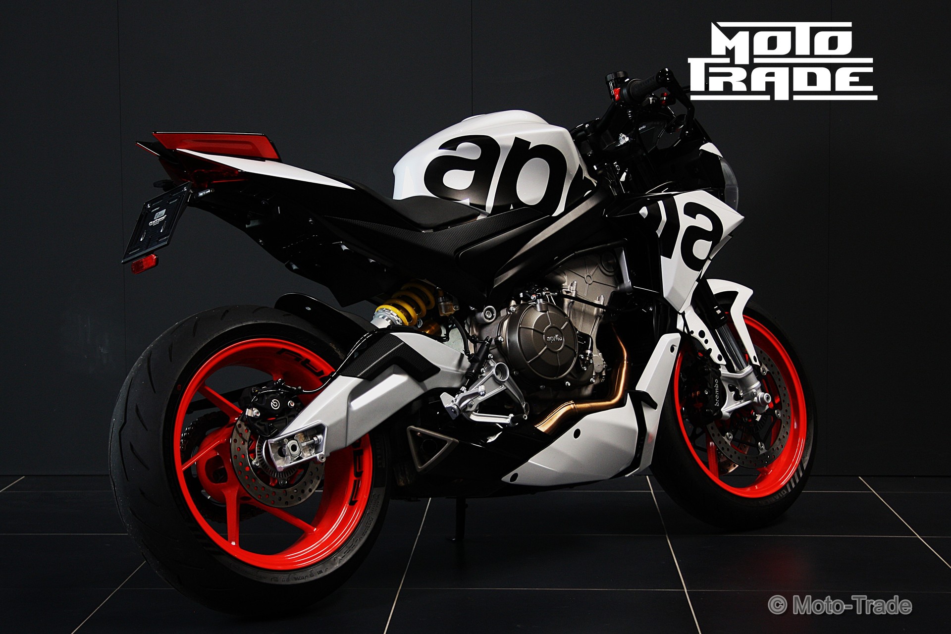 APRILIA Tuono 660 Factory-showroom-element-2