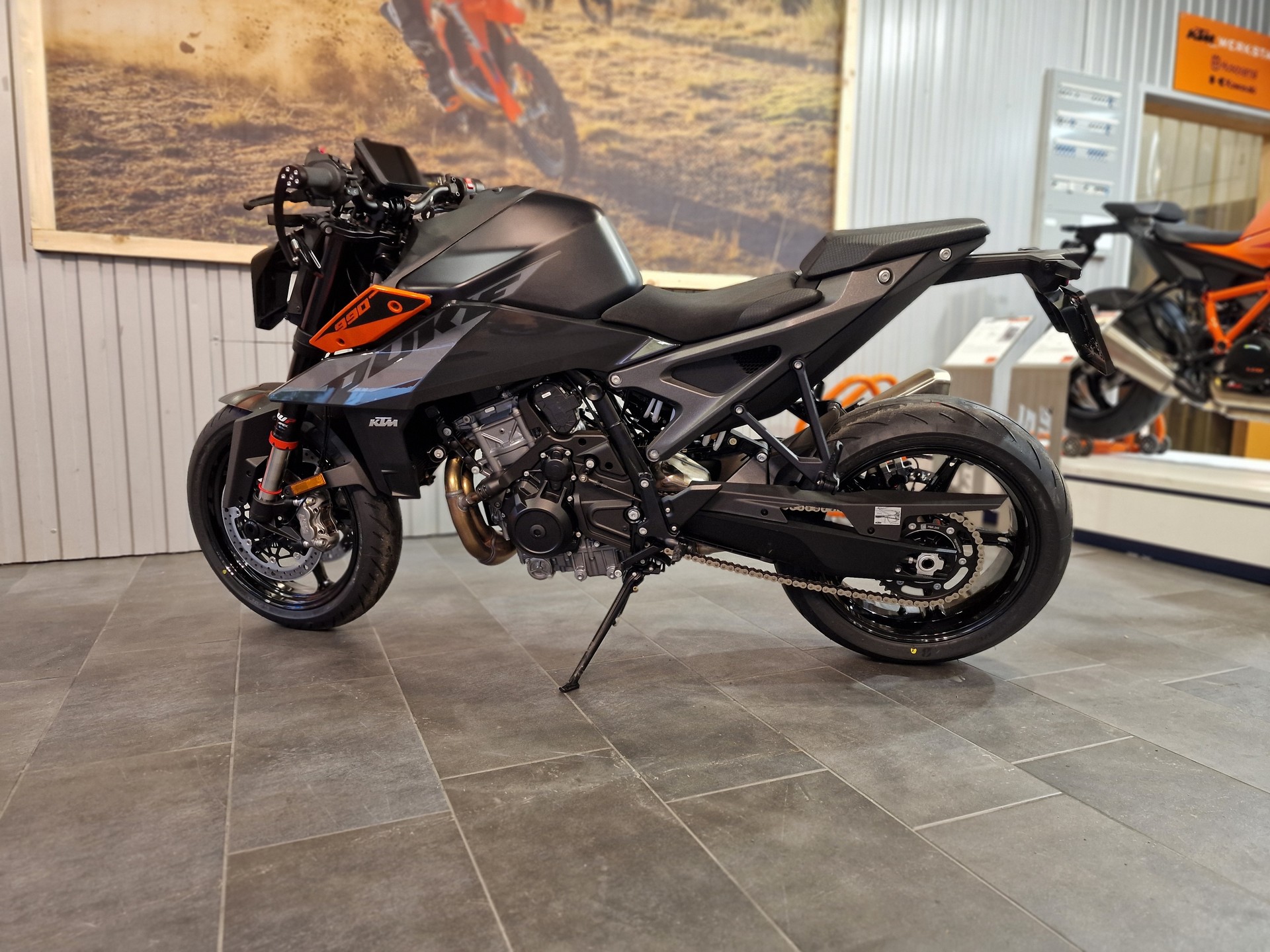 KTM 990 Duke-showroom-element-3