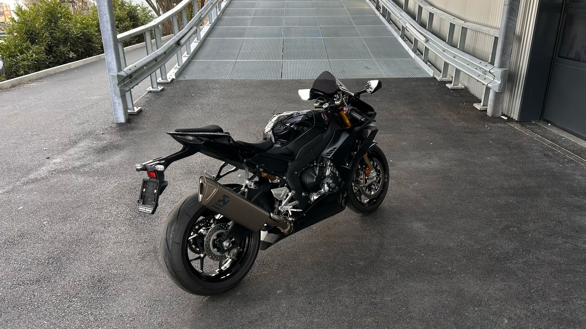 HONDA CBR 1000 RR-R SP-showroom-element-2