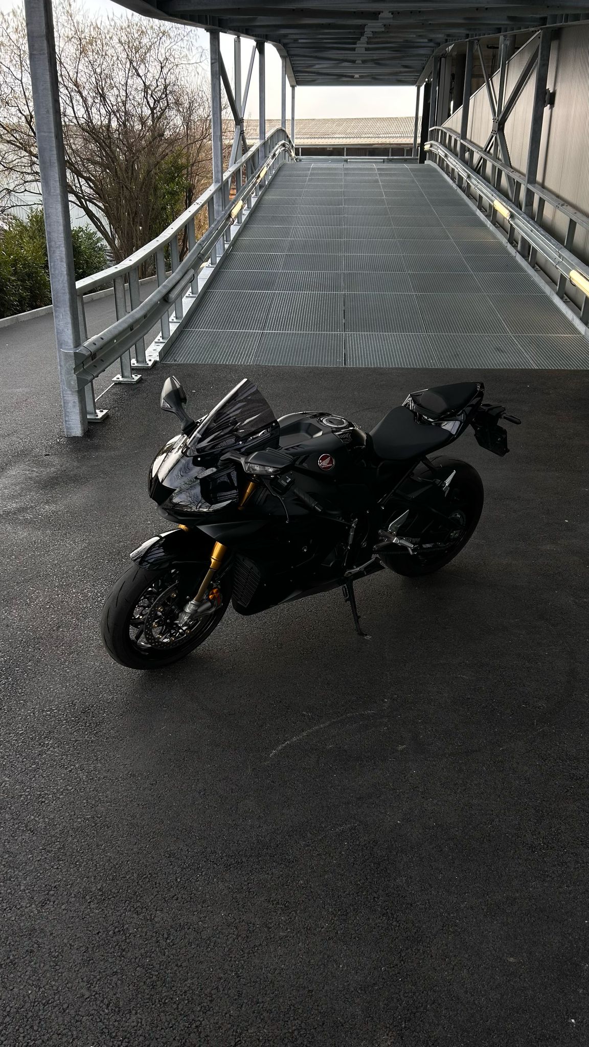 HONDA CBR 1000 RR-R SP-showroom-element-1