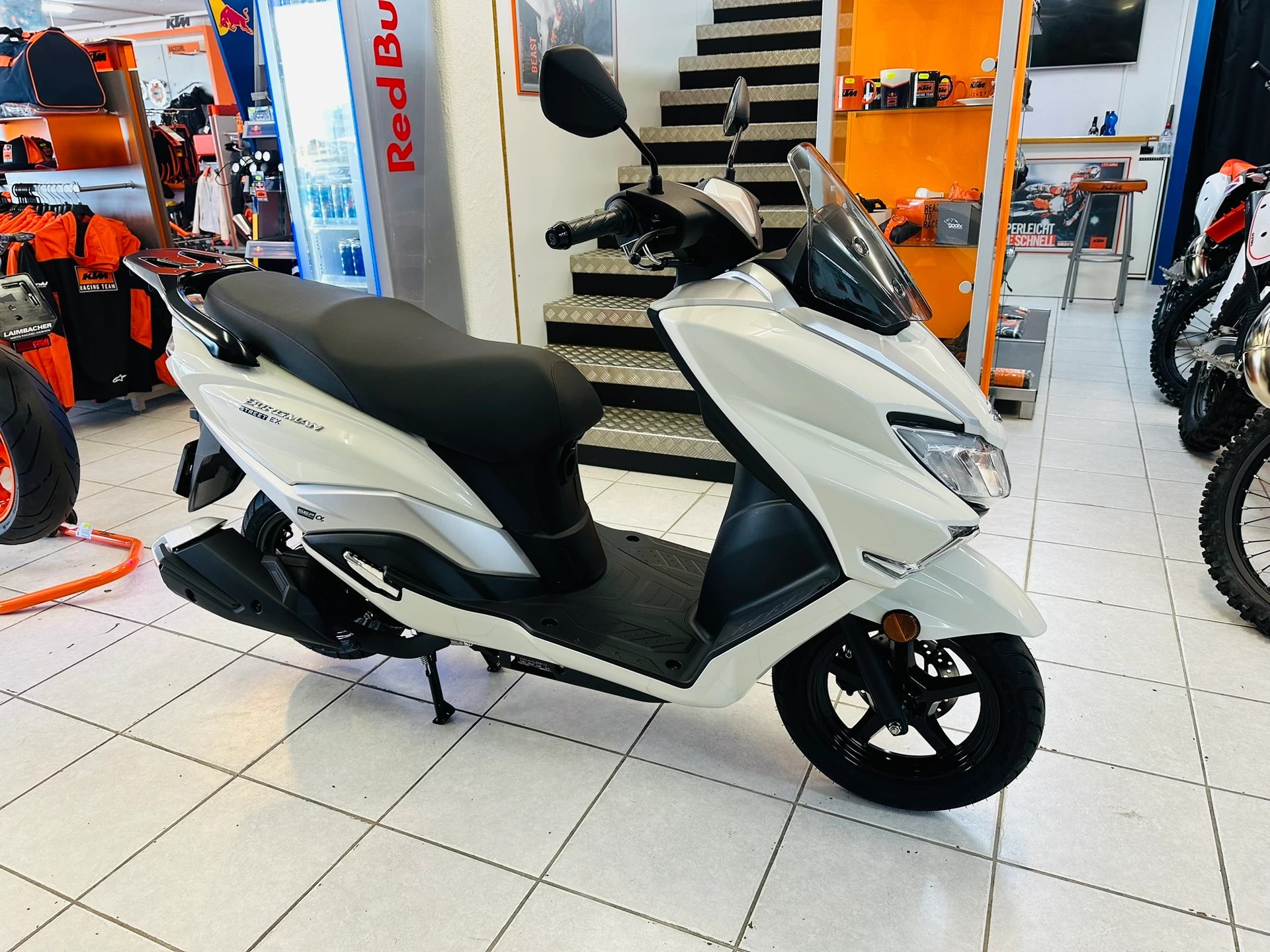 SUZUKI BURGMAN  125 UB